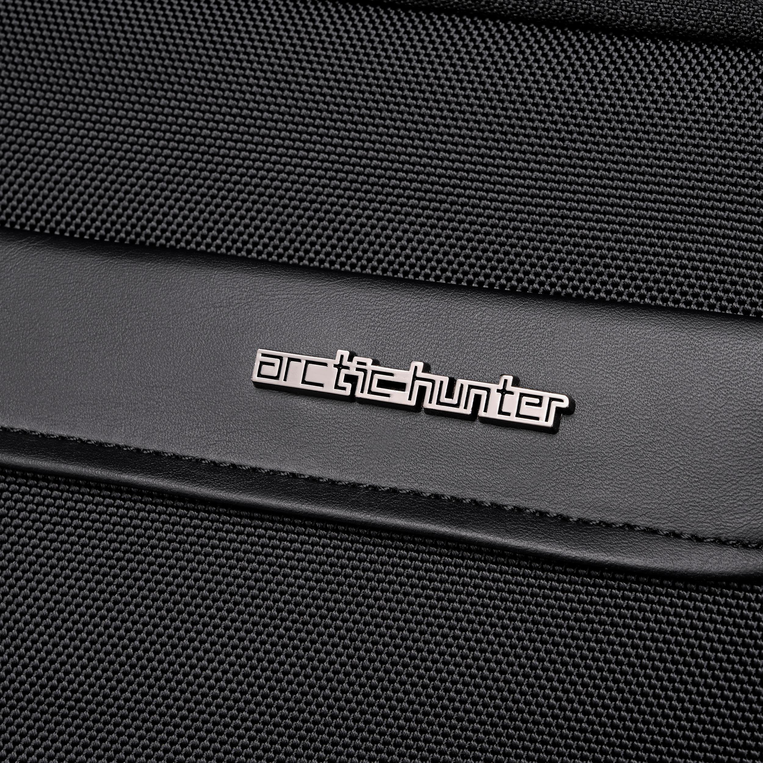 LGX006 Black arctichunter-eg
