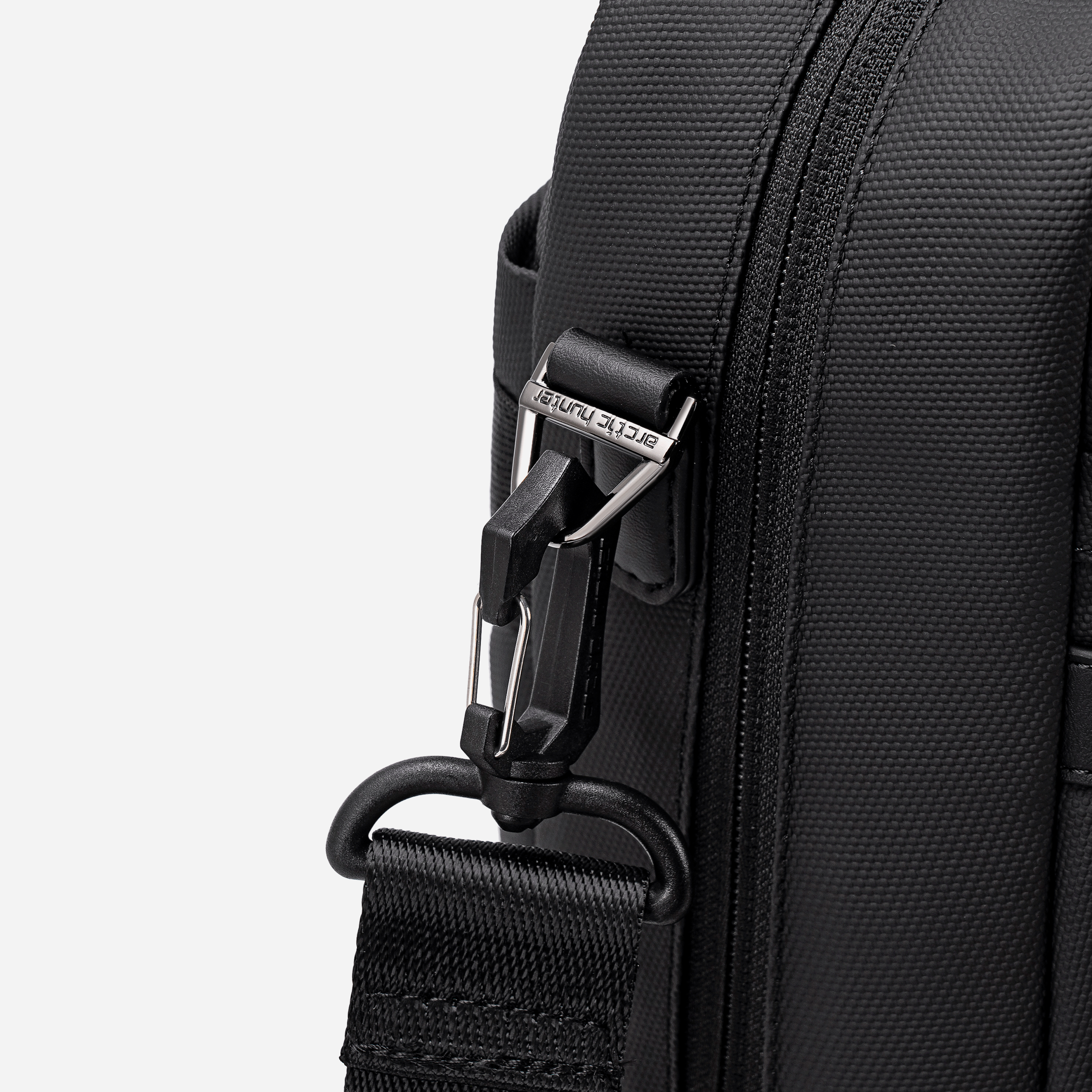 GWB00888 Black arctichunter-eg