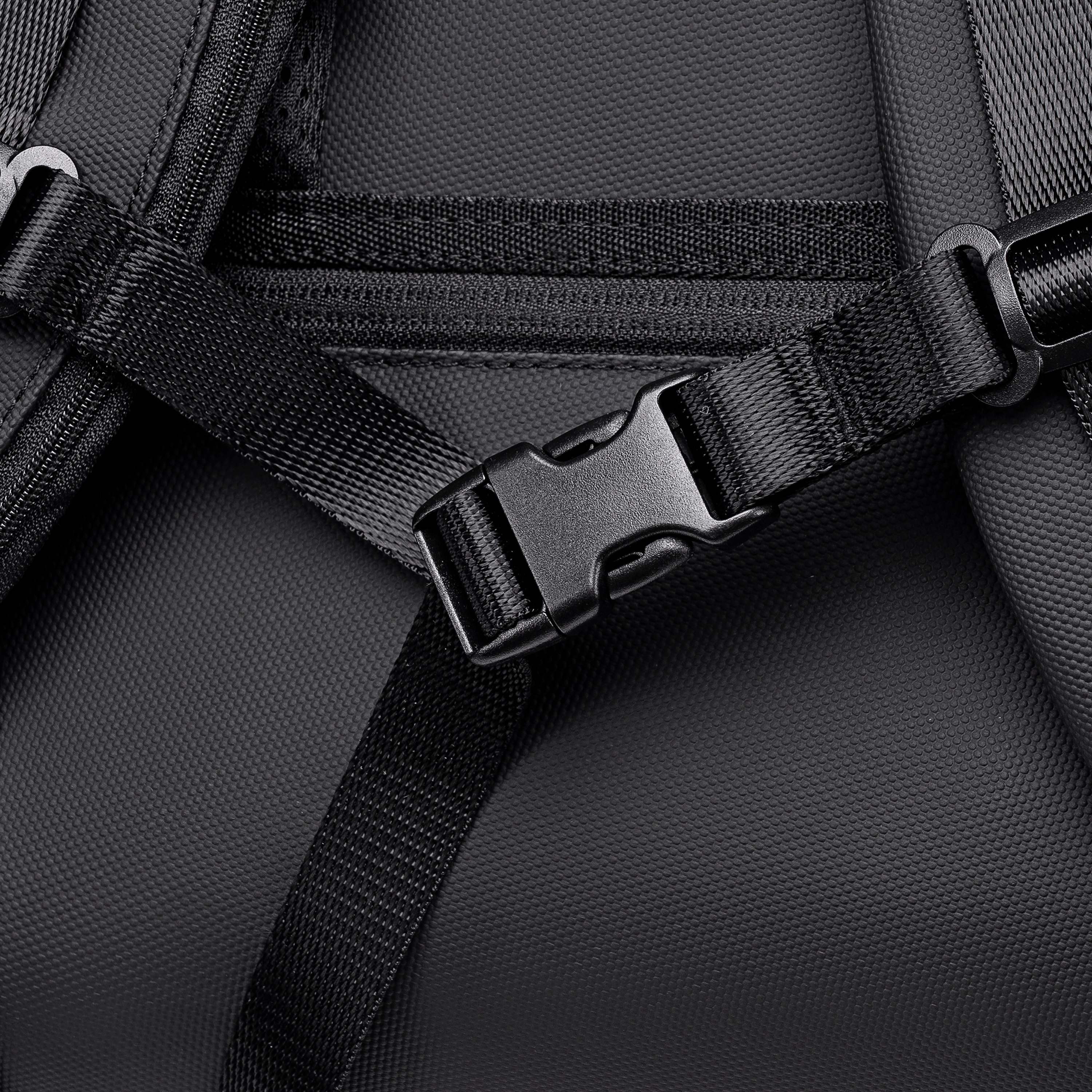 LG00861 Black arctichunter-eg