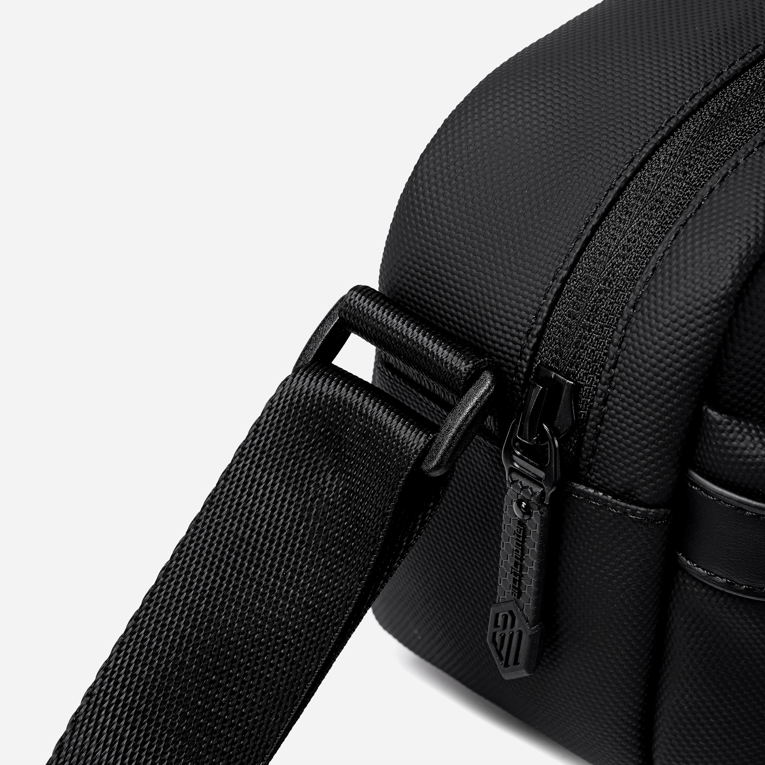 KB00946 Black arctichunter-eg