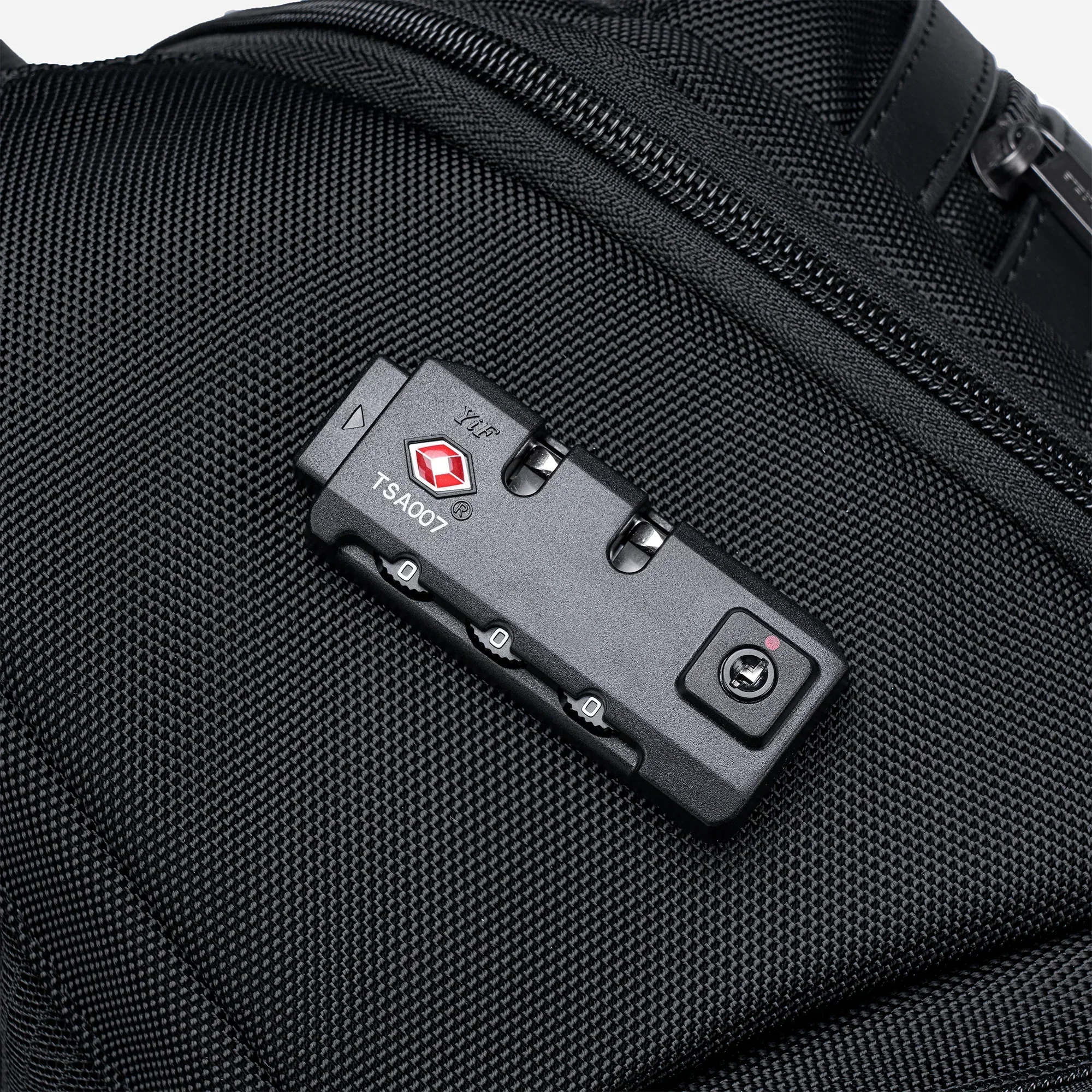 B00682 Blue - arctichunter-eg