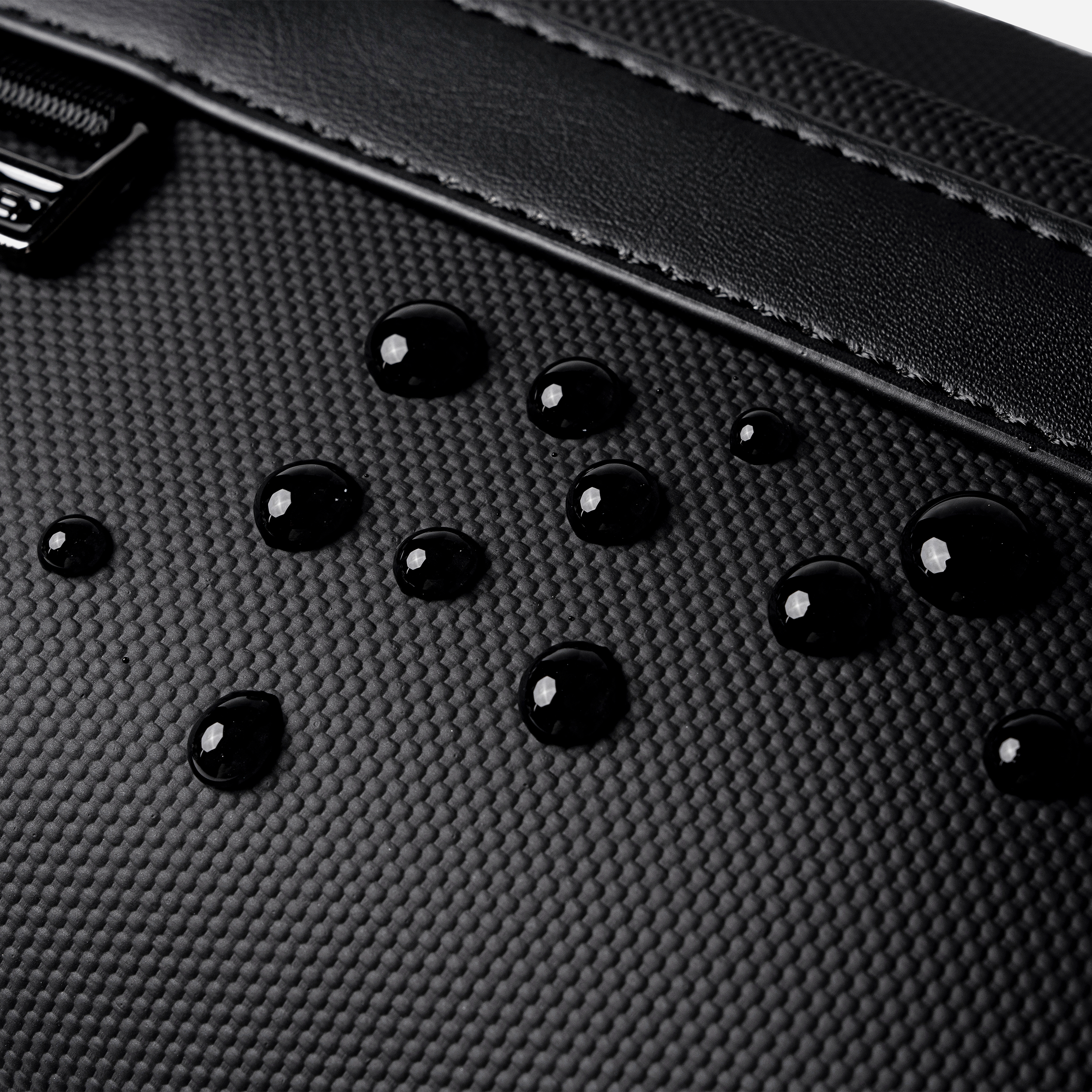 KB00946 Black arctichunter-eg