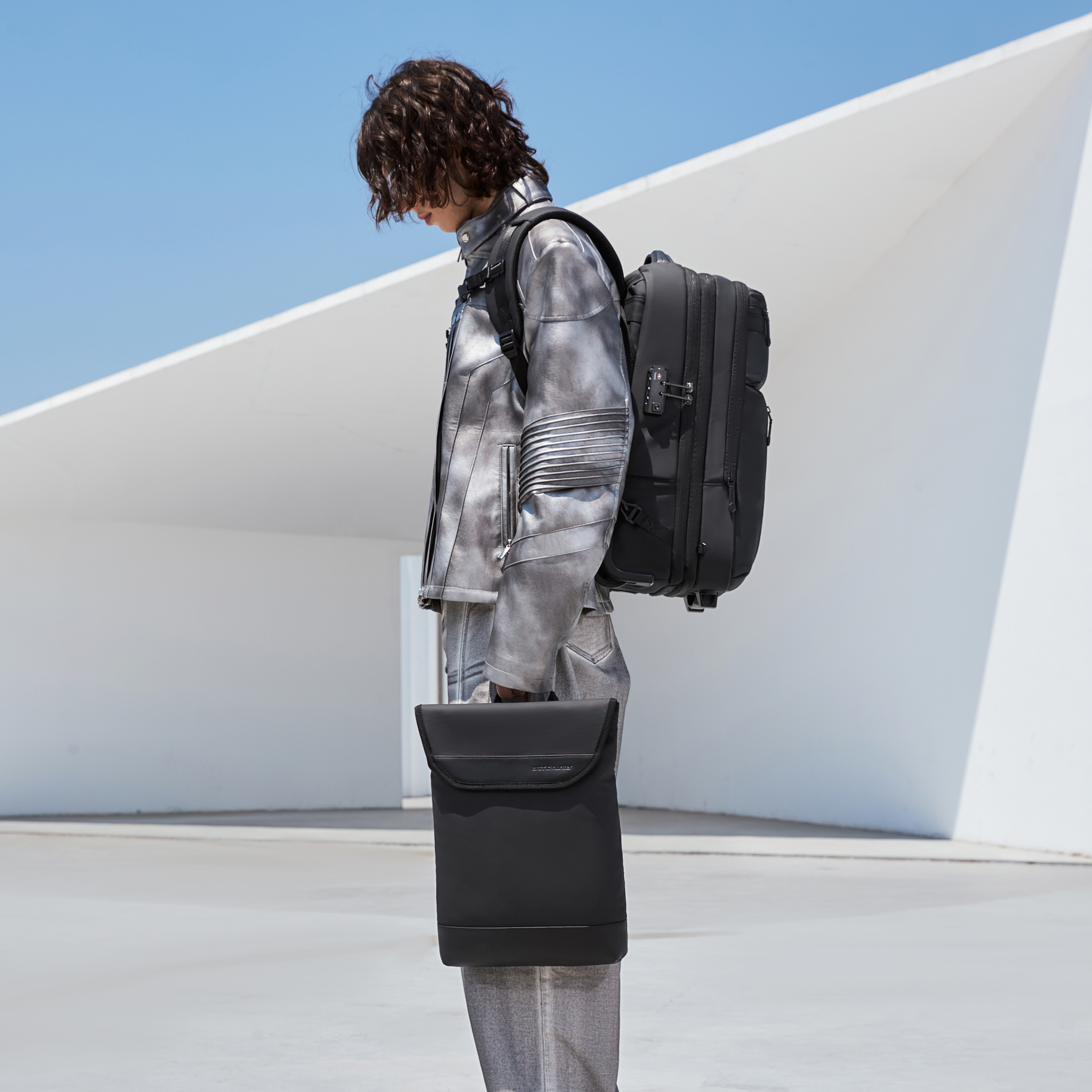 LG00860 Grey arctichunter-eg