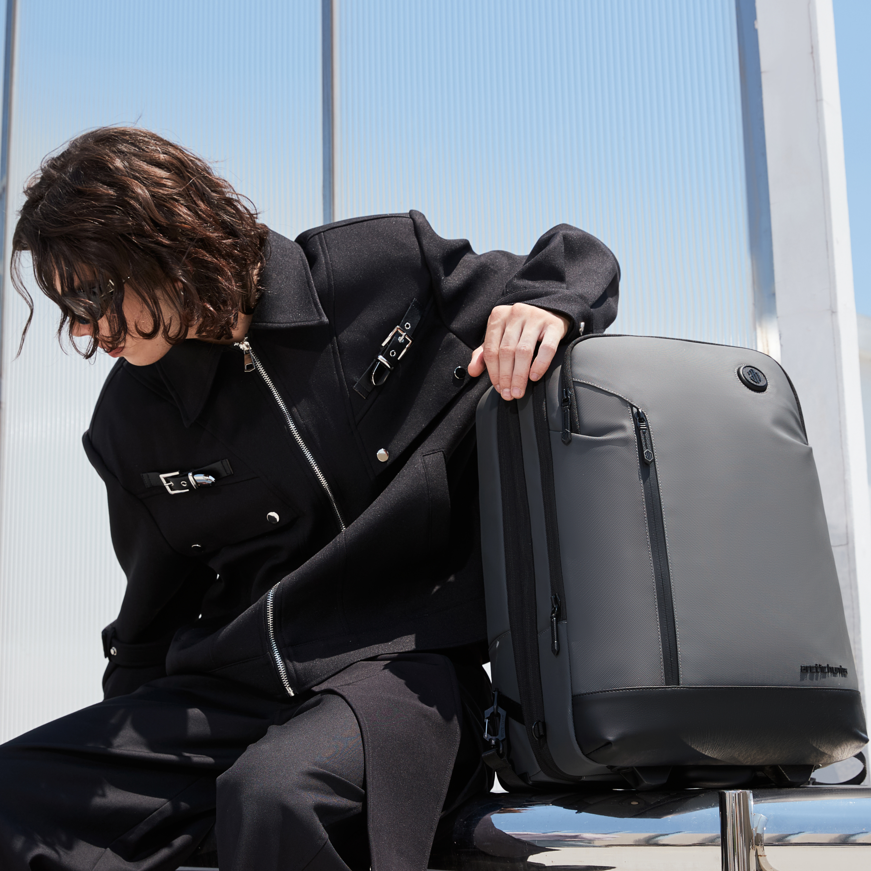 LG00861 Black arctichunter-eg