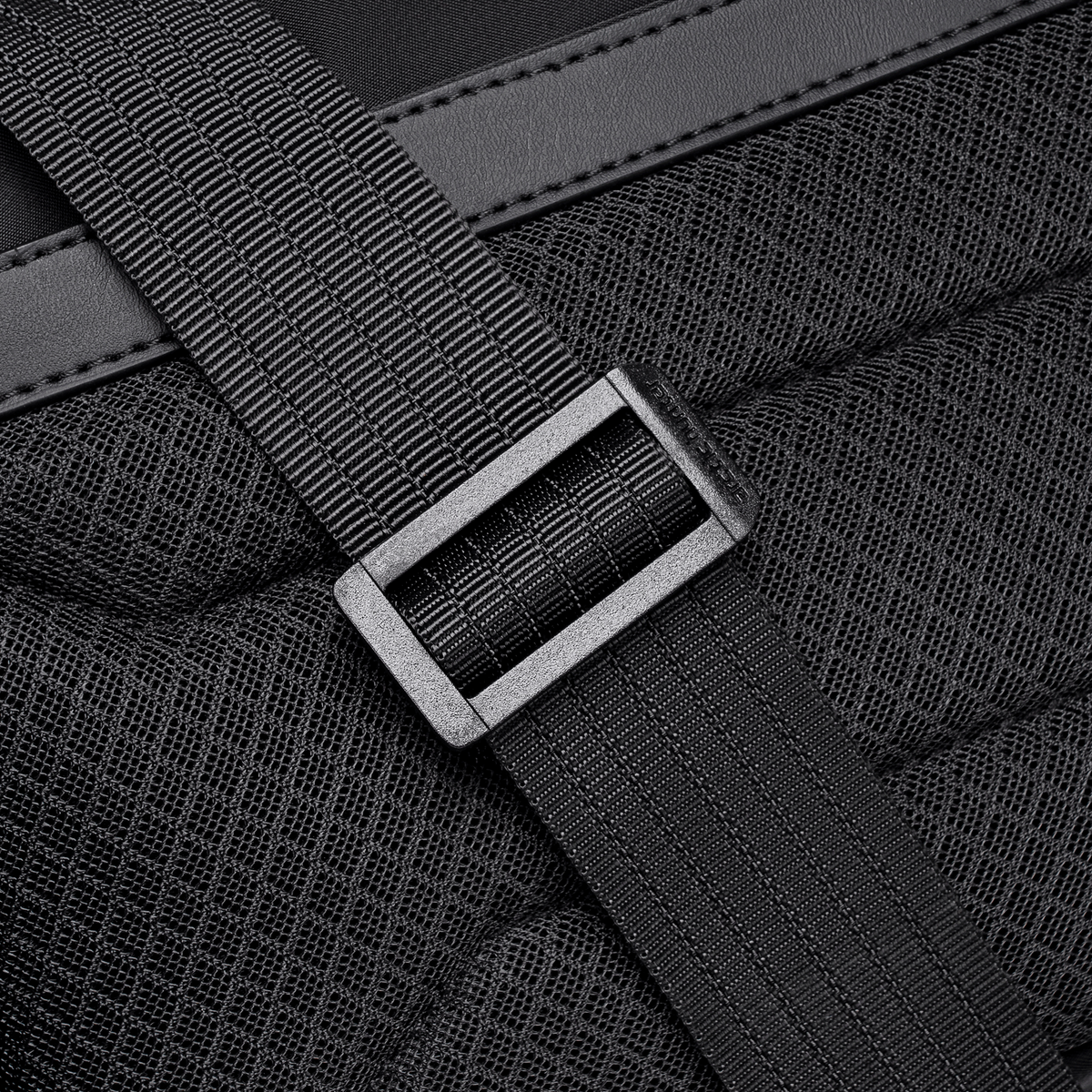 XB00829 Black arctichunter-eg