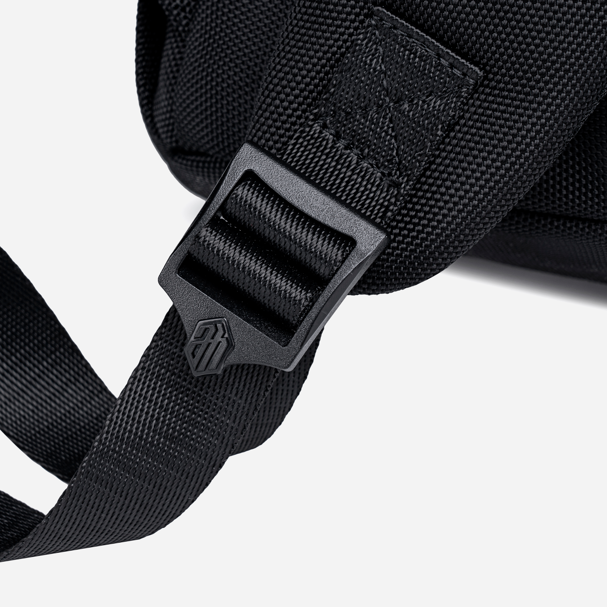 B00675 Black Arctic Hunter