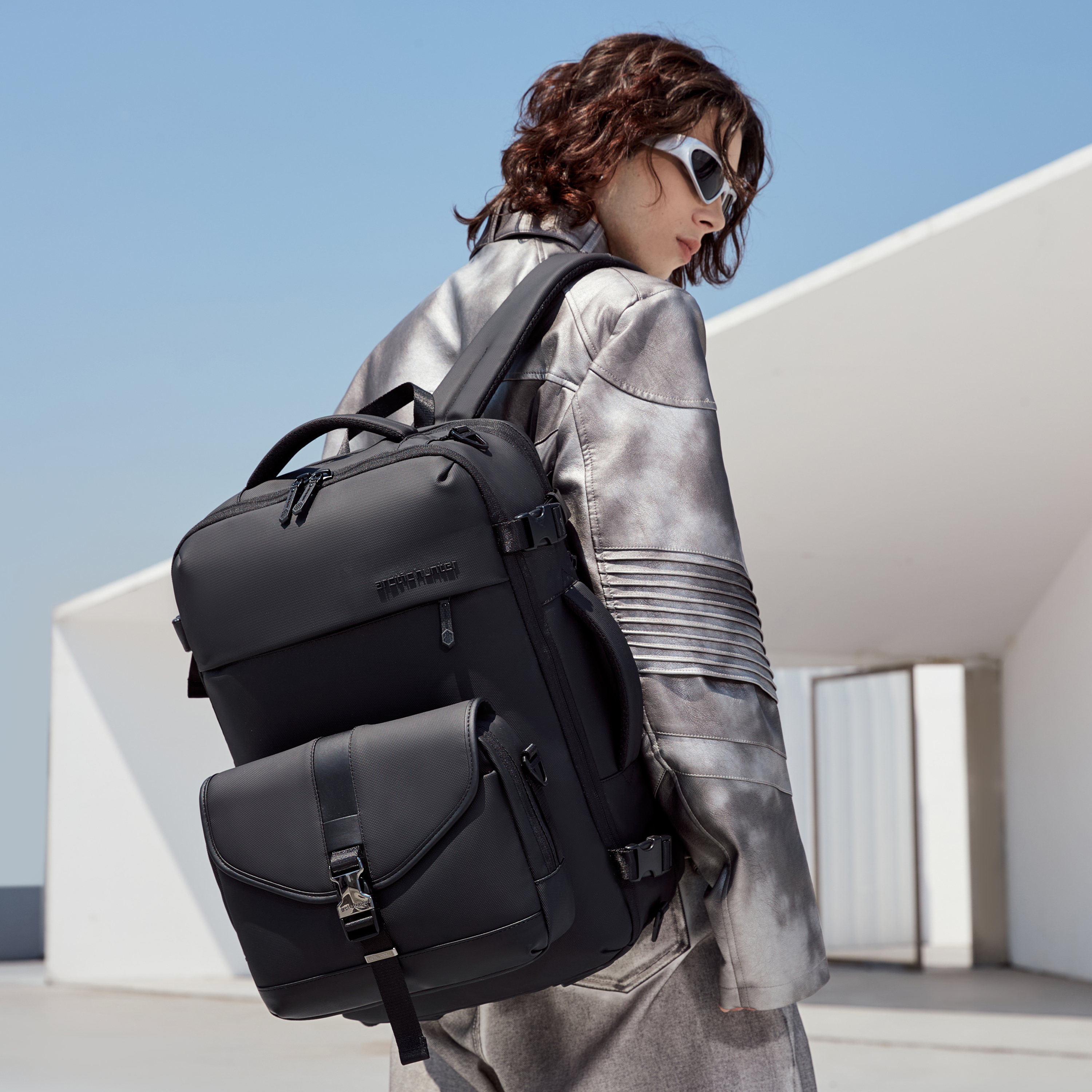 B00865 BLACK arctichunter-eg