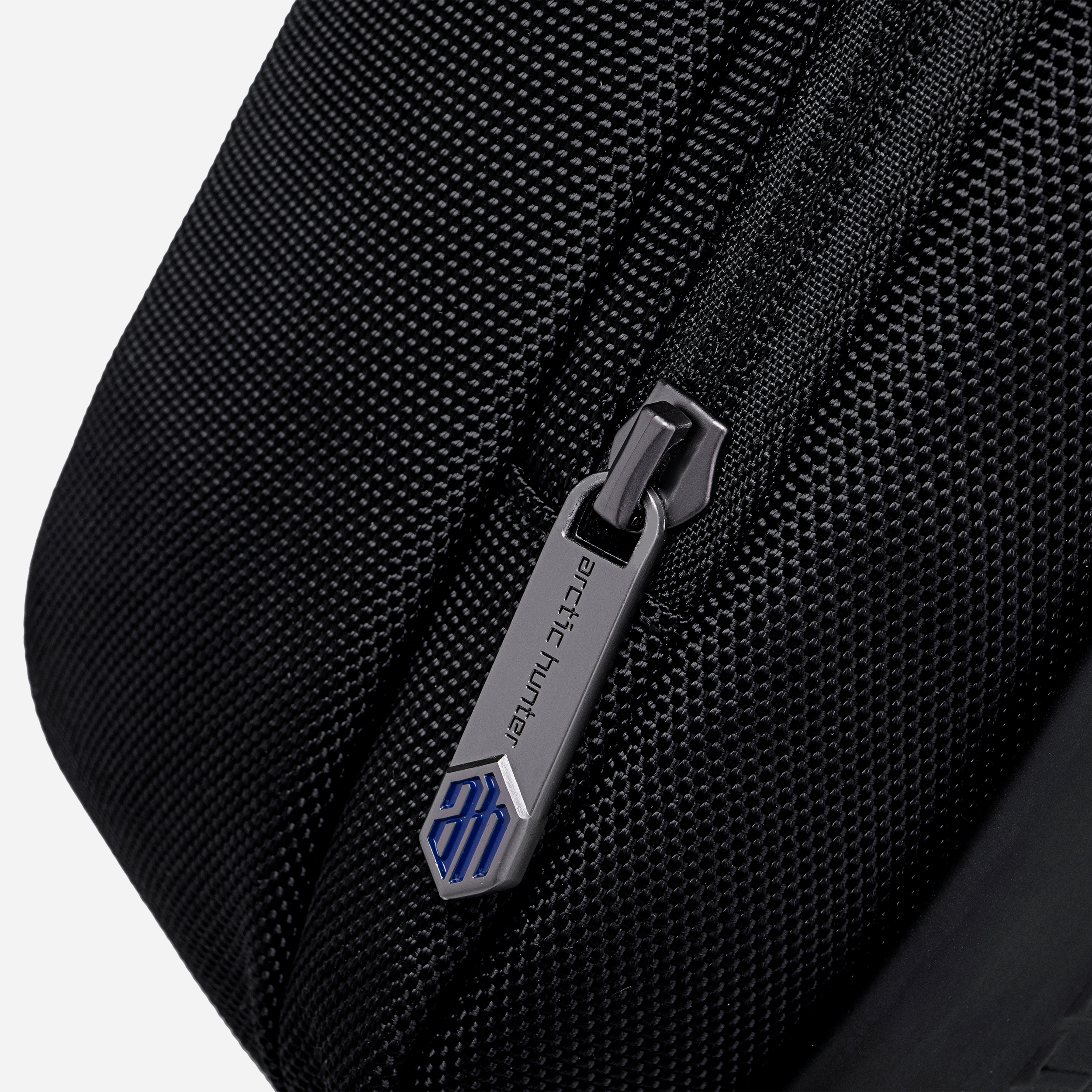 K00542 Black Arctic Hunter