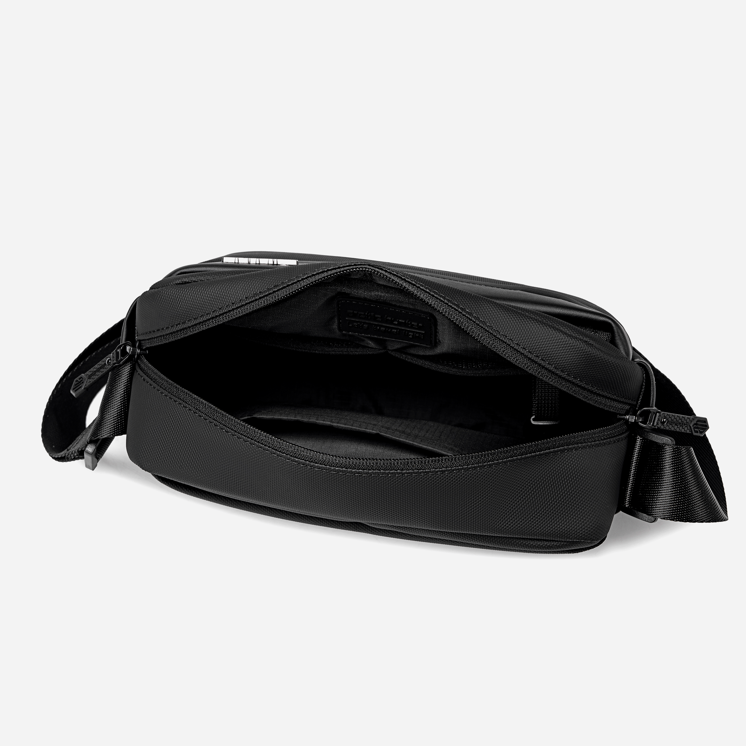 KB00944 Black Arctic Hunter