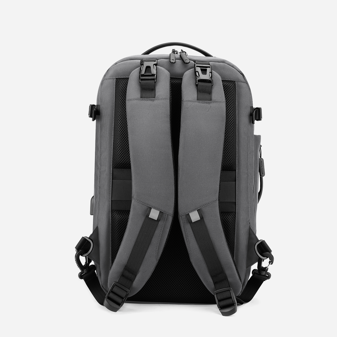 B00382 Grey arctichunter-eg