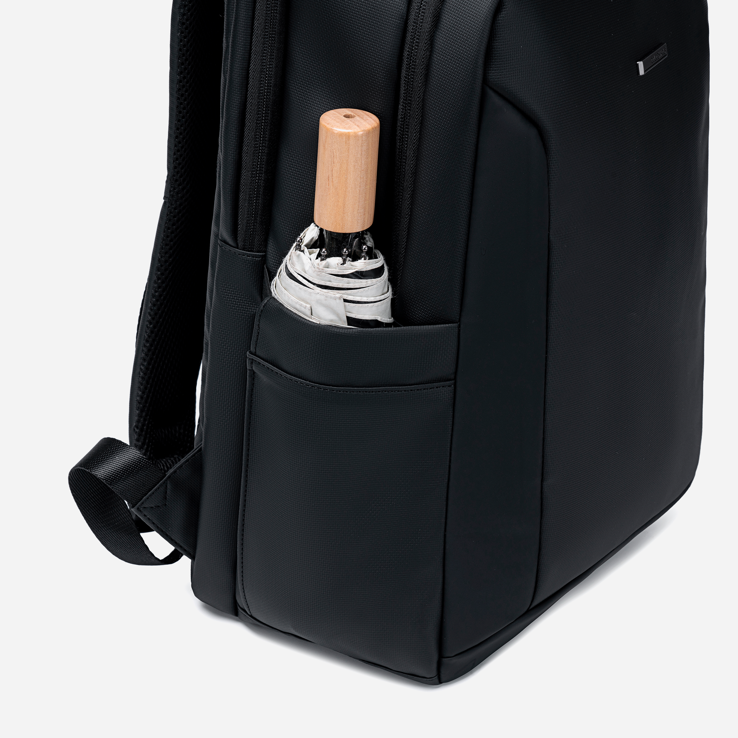 GB00731 Black Golden Wolf