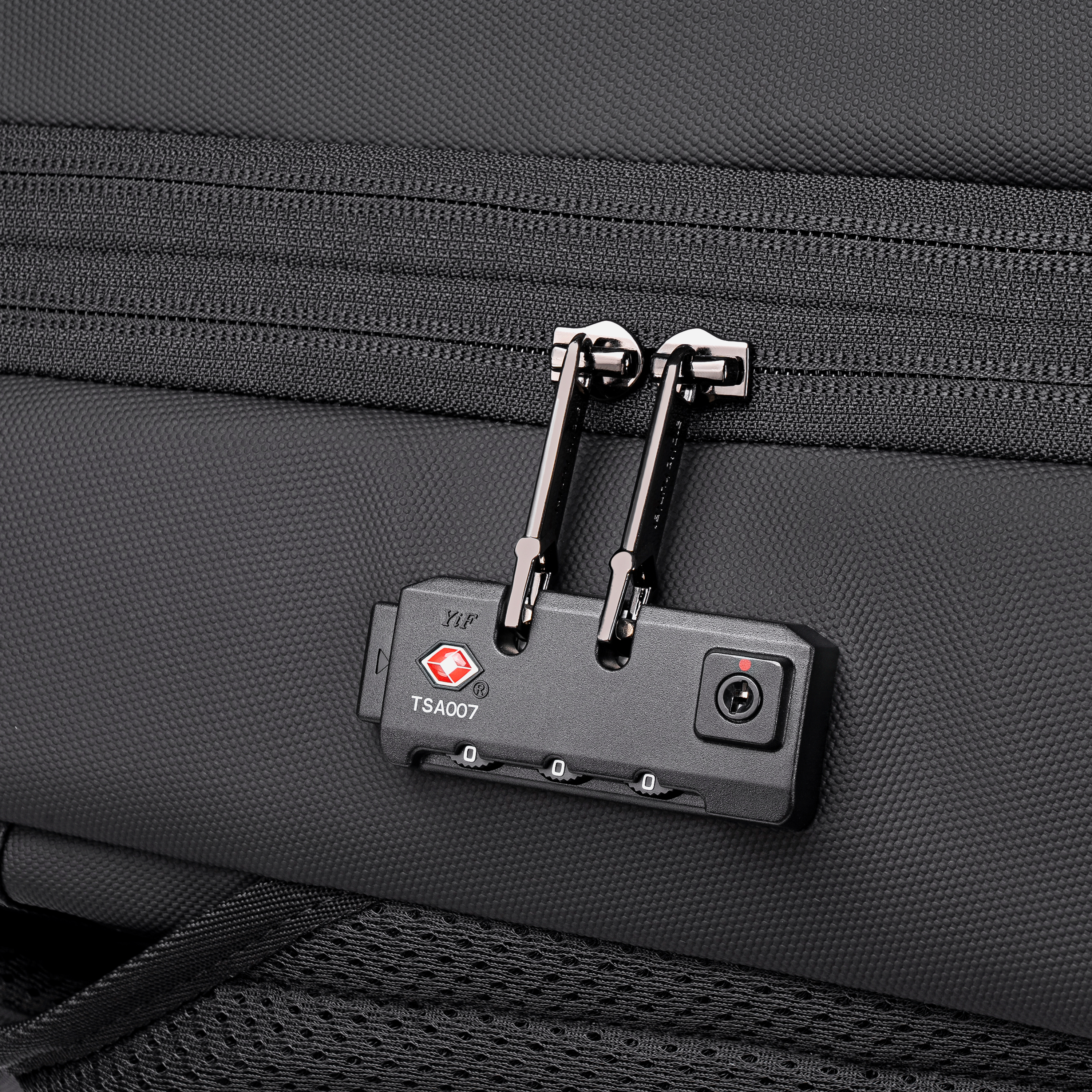 LG00860 Black arctichunter-eg