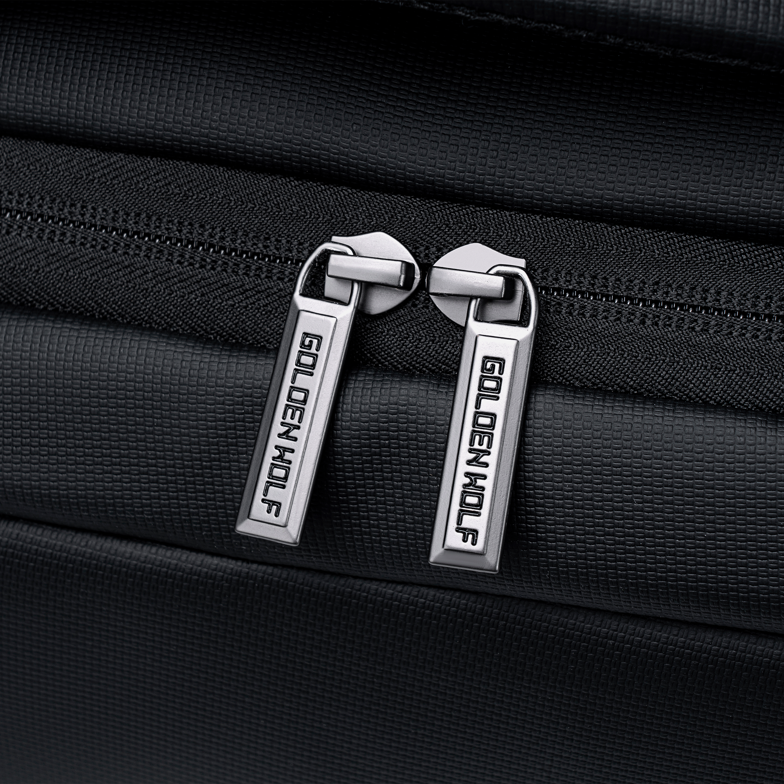 GB00731 Black Golden Wolf