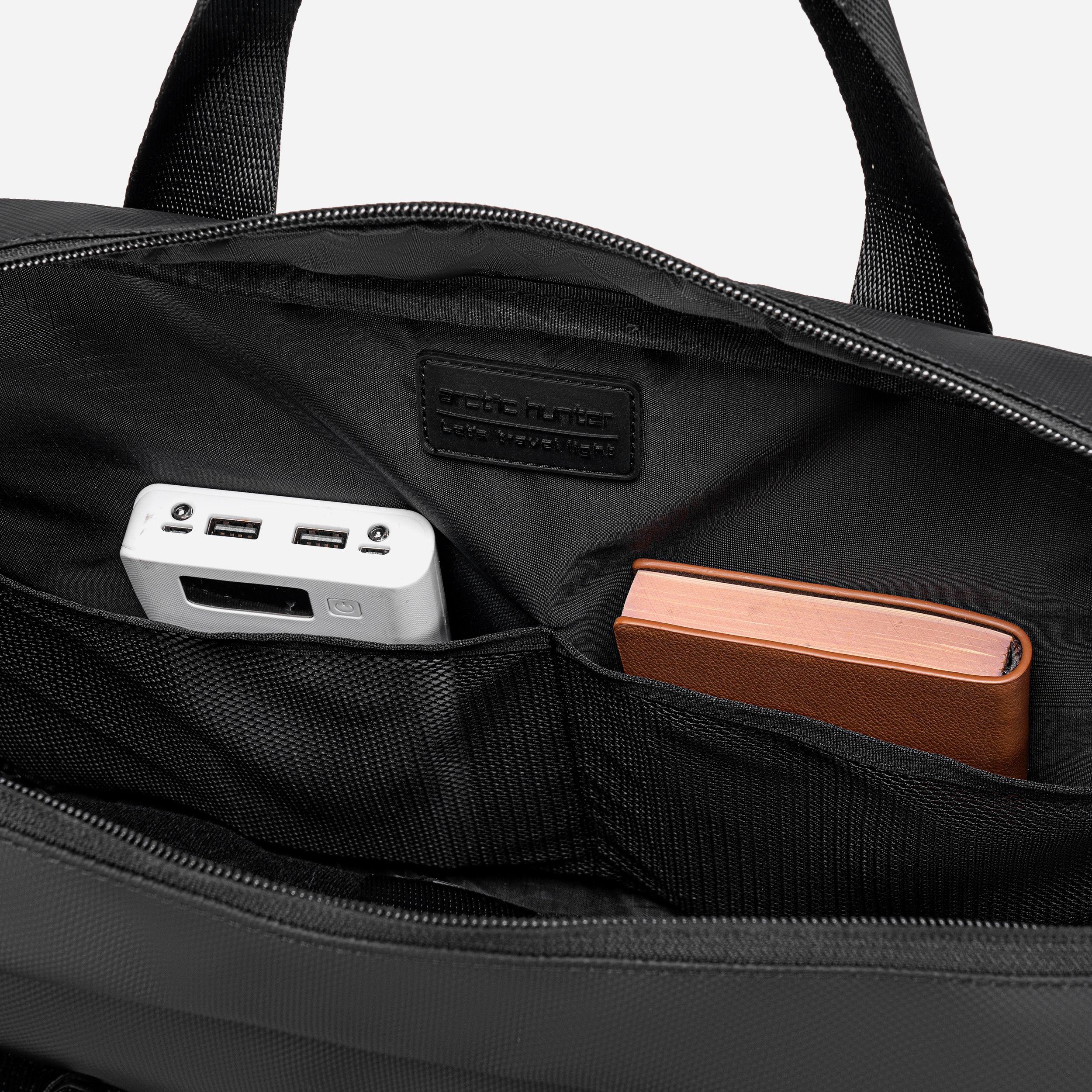 GWB00889 Black arctichunter-eg