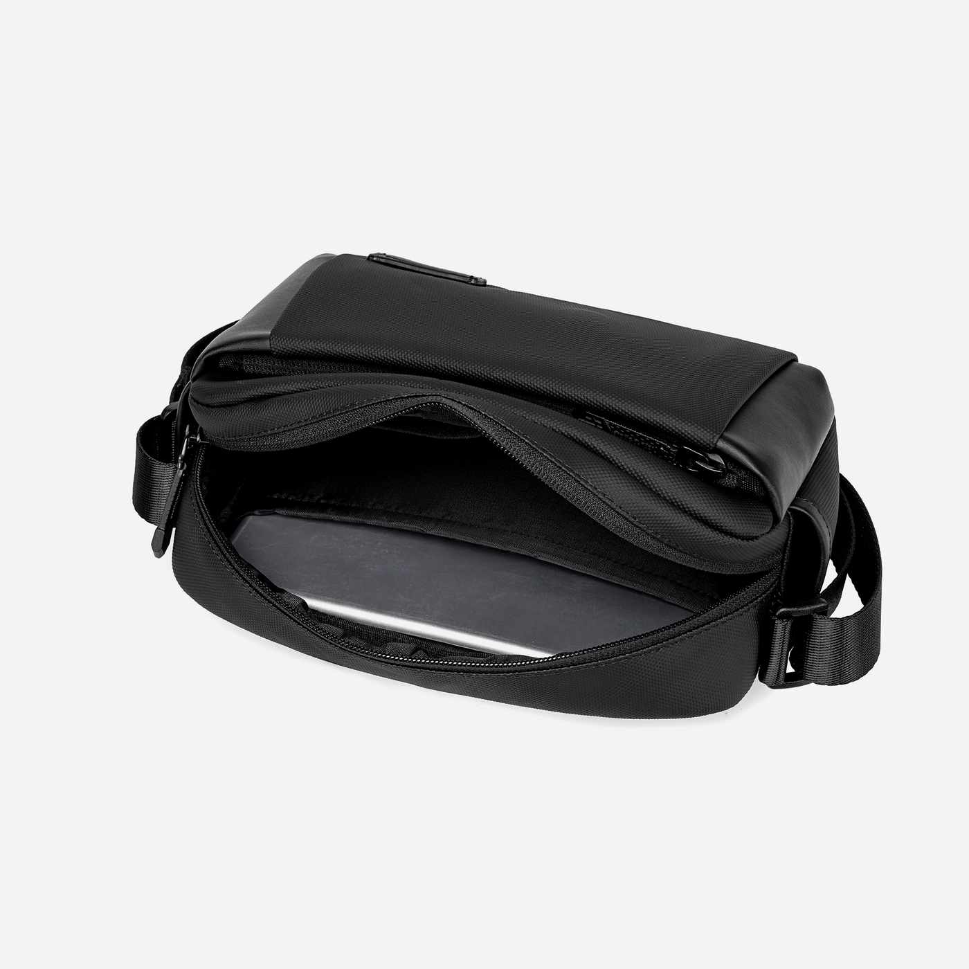 K00943 Black arctichunter-eg