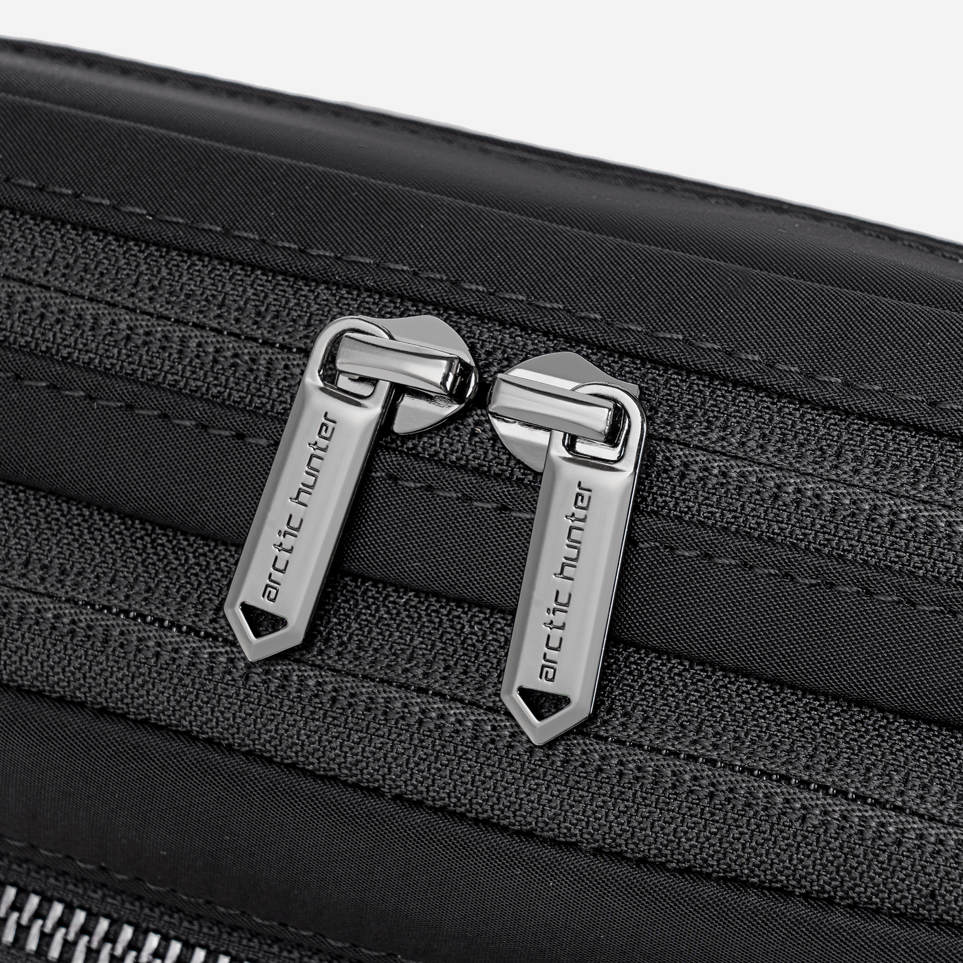 XB00826 Black arctichunter-eg