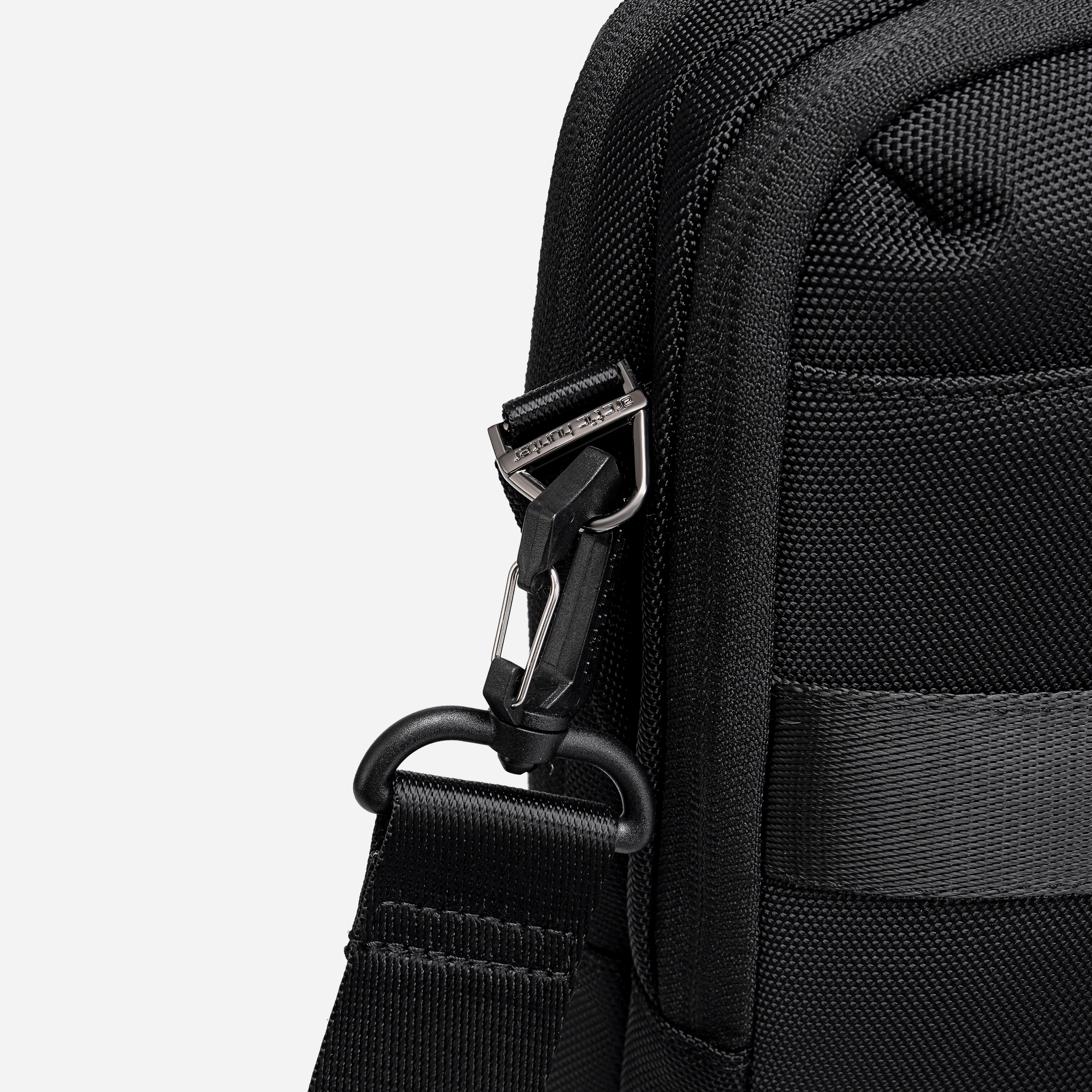 GW00889 Black Arctic Hunter
