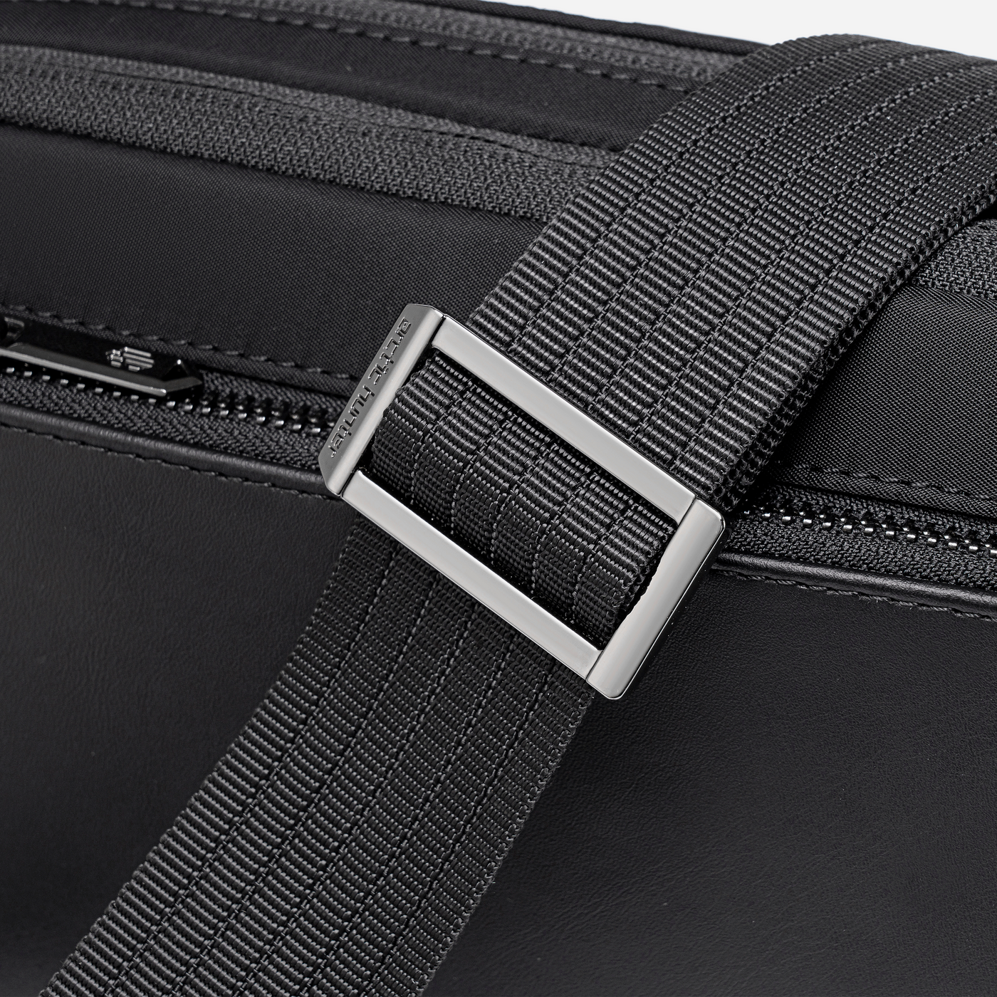 XB00826 Black arctichunter-eg
