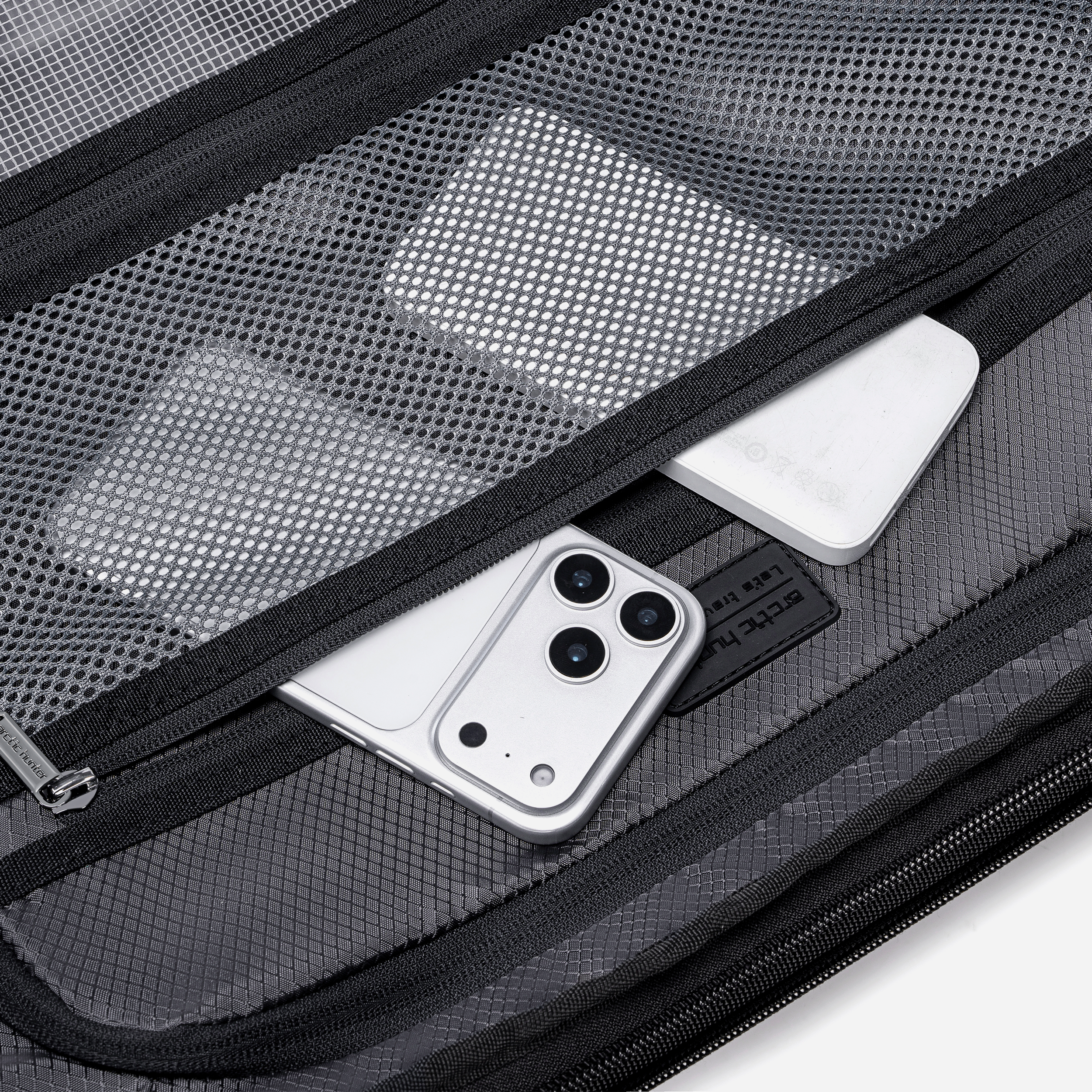 LGX004 Black 28 Liters