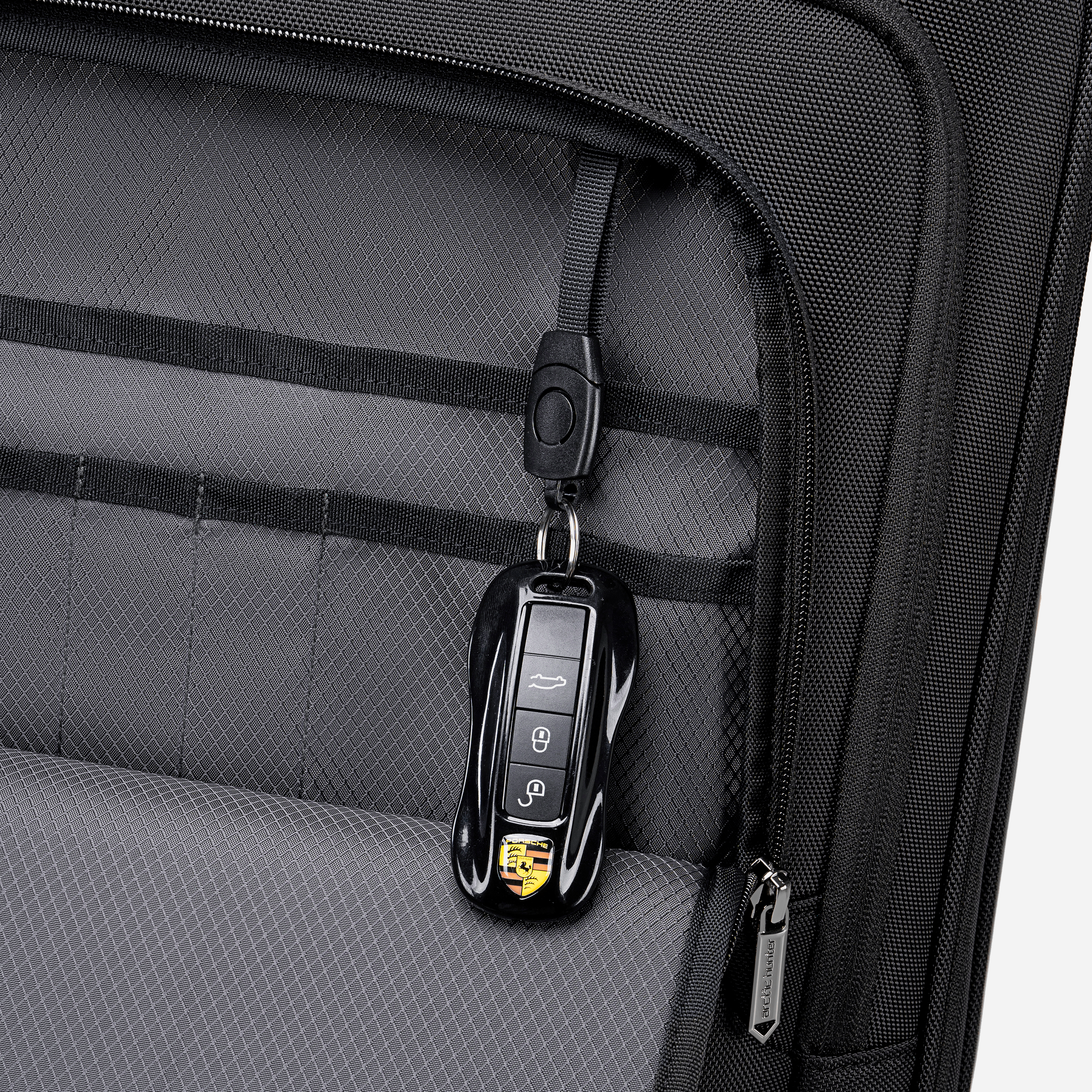 LGX004 Black 28 Liters