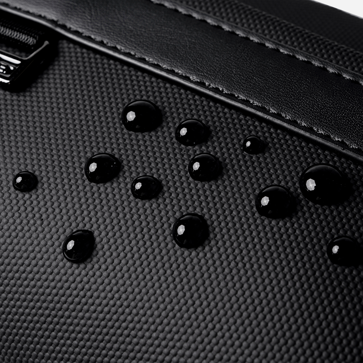 KB00946 Black arctichunter-eg
