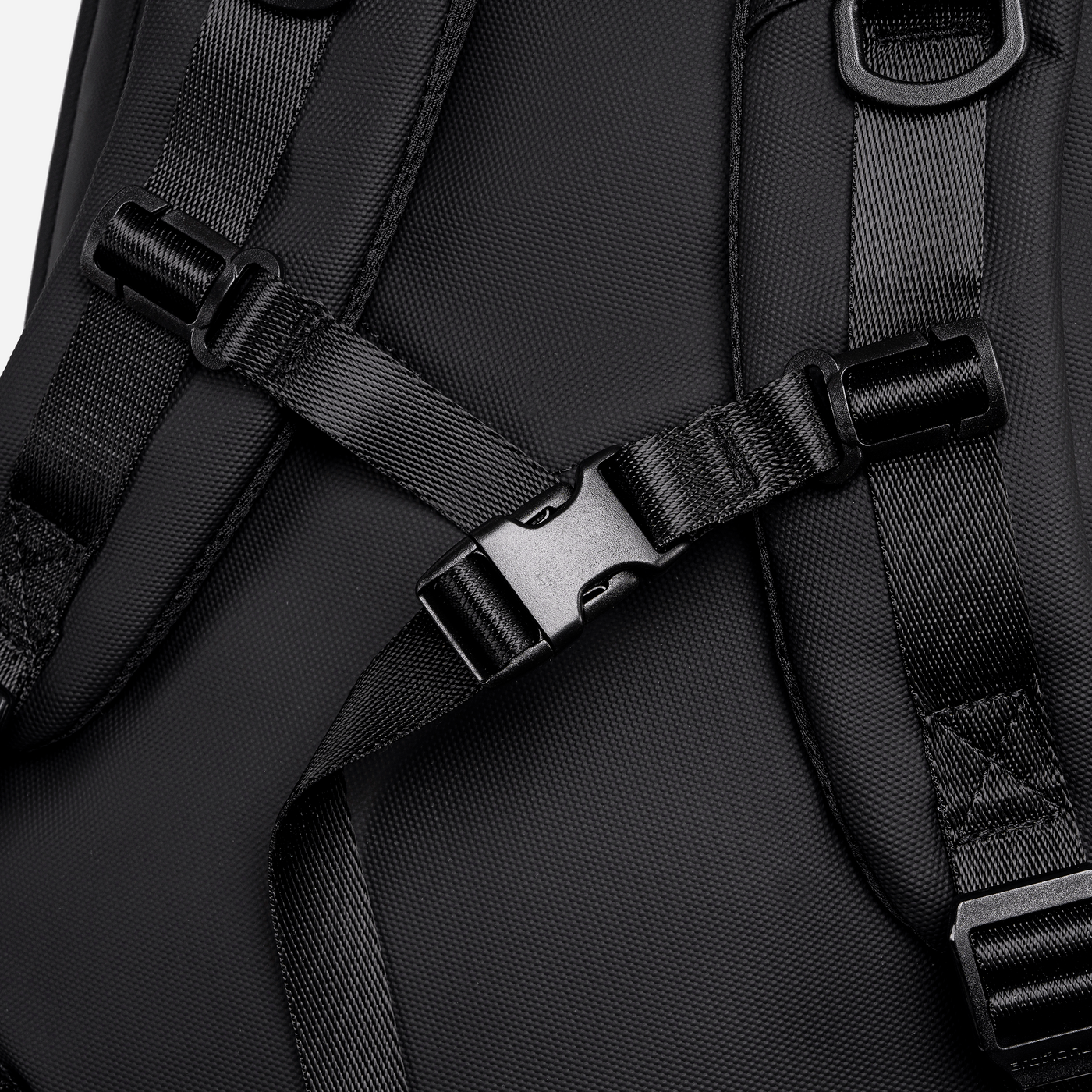 GXB00947 Black Arctic Hunter