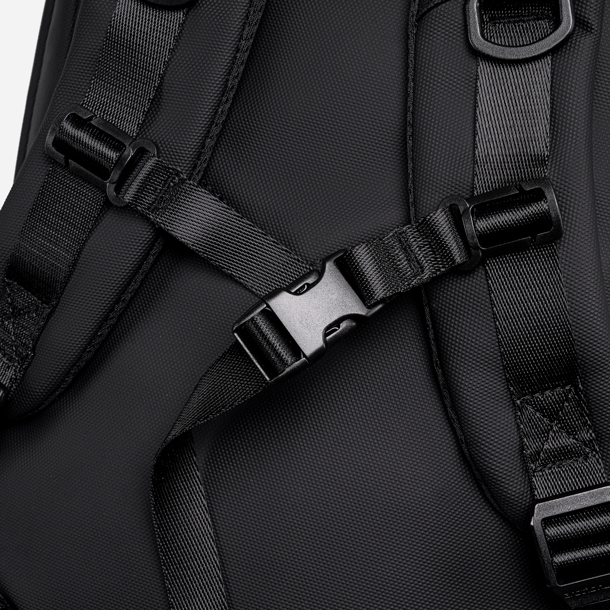 GXB00947 Black Arctic Hunter