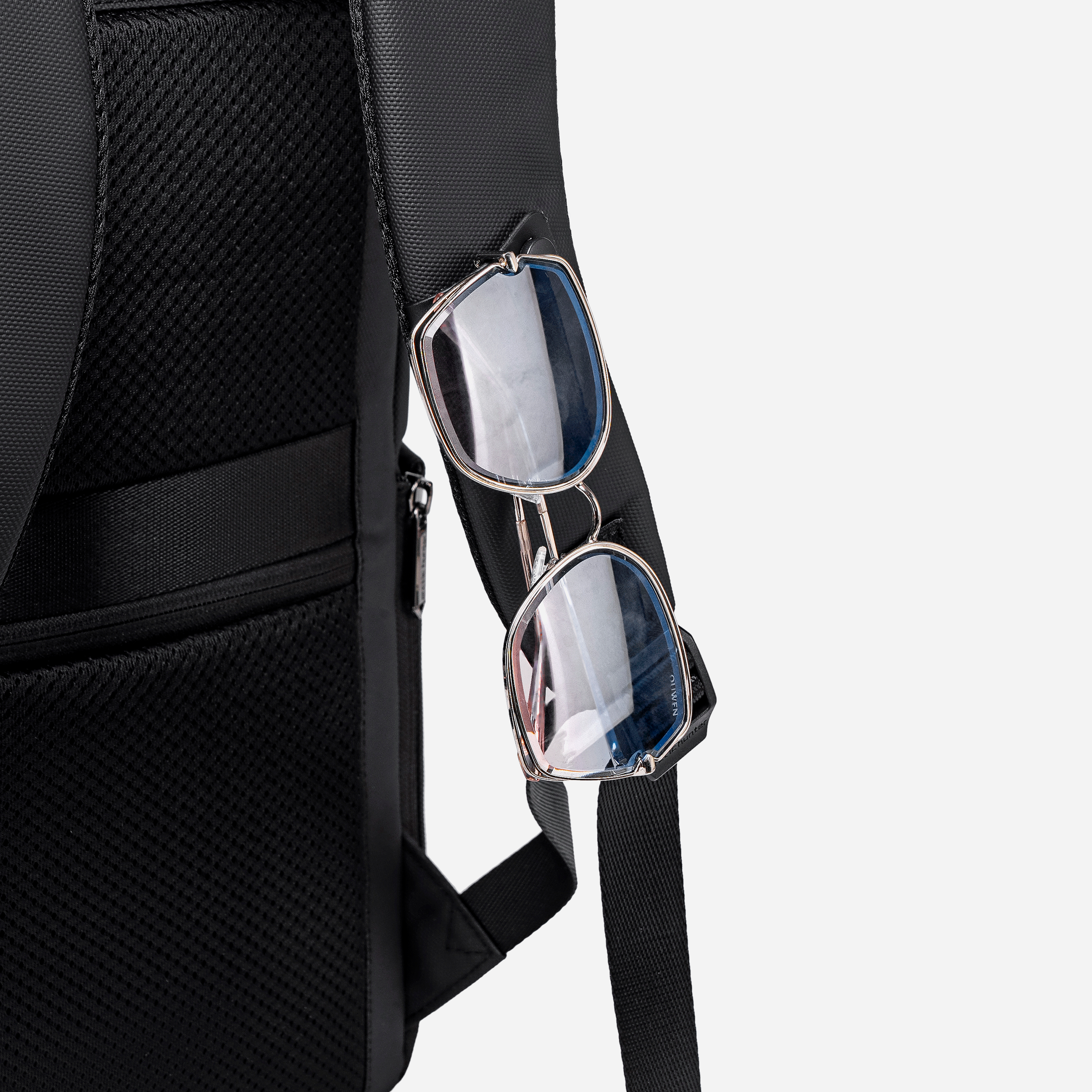 B00872 arctichunter-eg