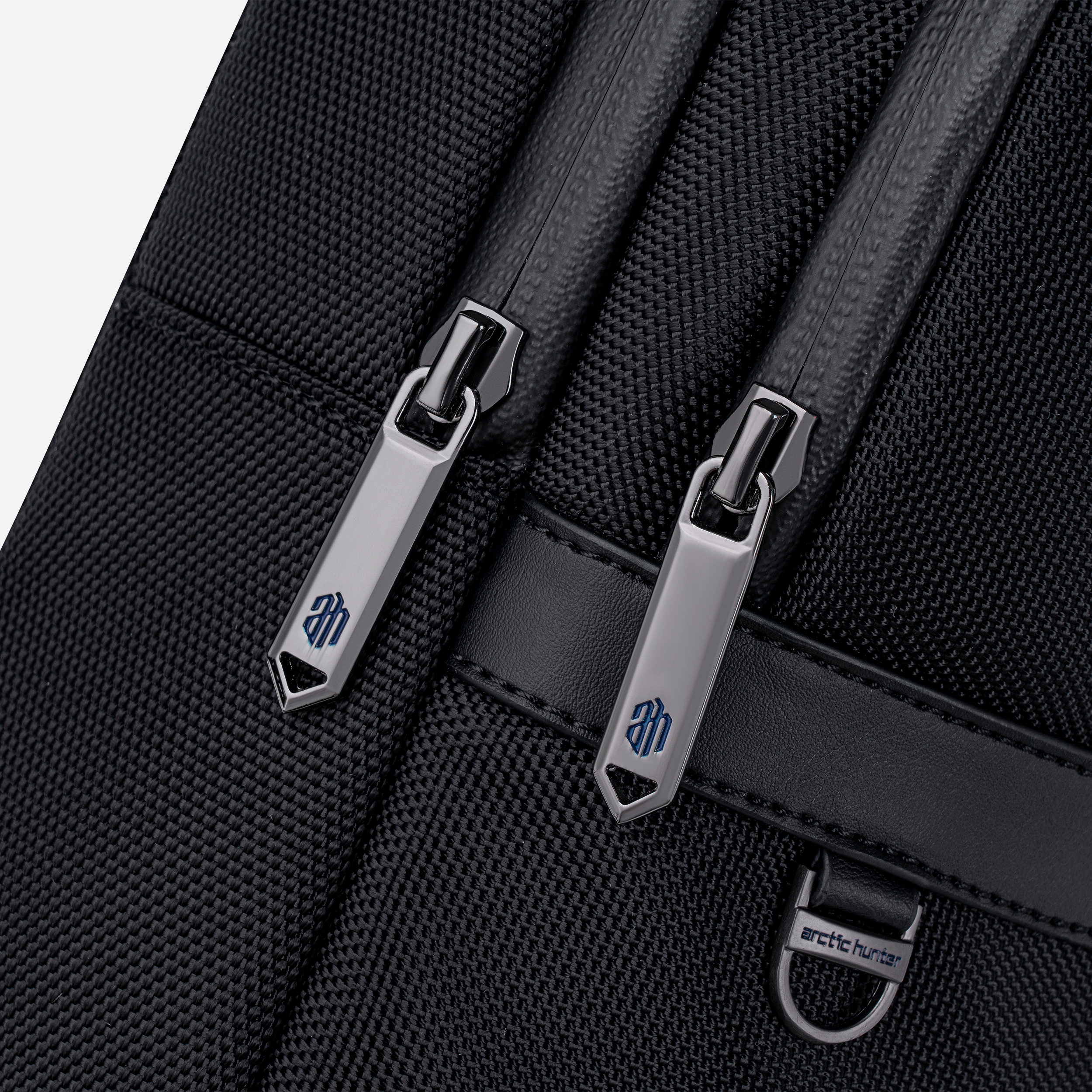 XB00678 Black Arctic Hunter