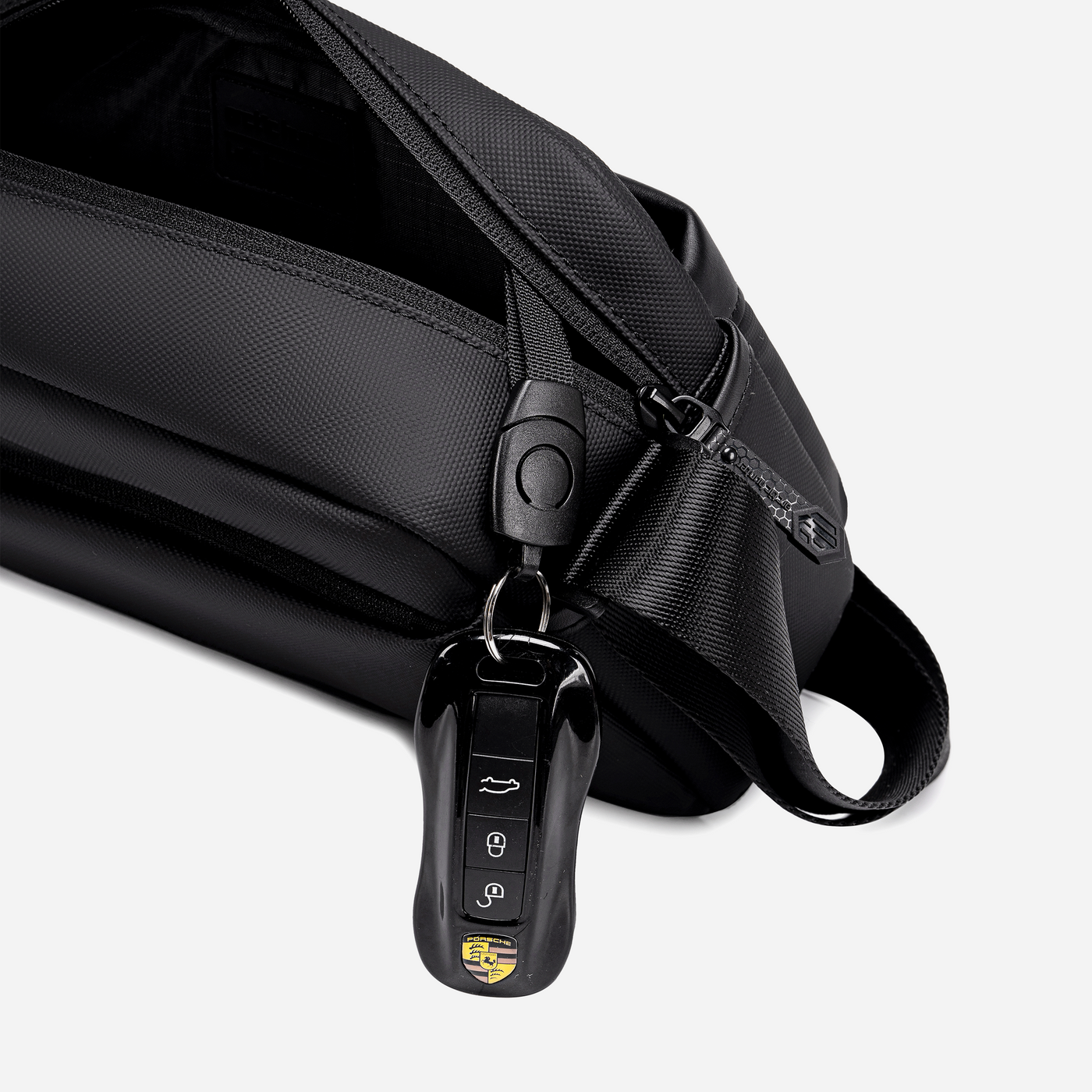 KB00944 Black Arctic Hunter
