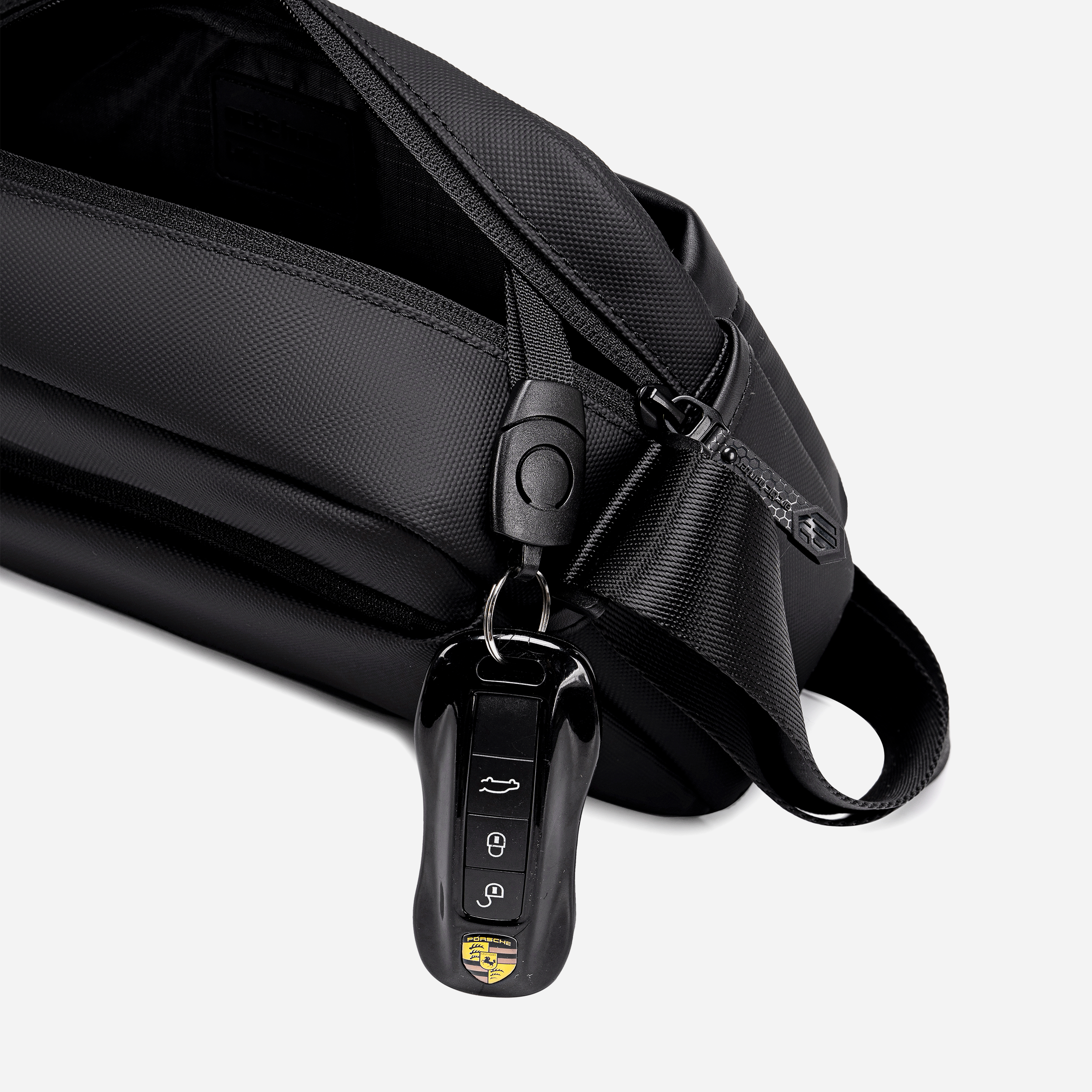 KB00944 Black Arctic Hunter