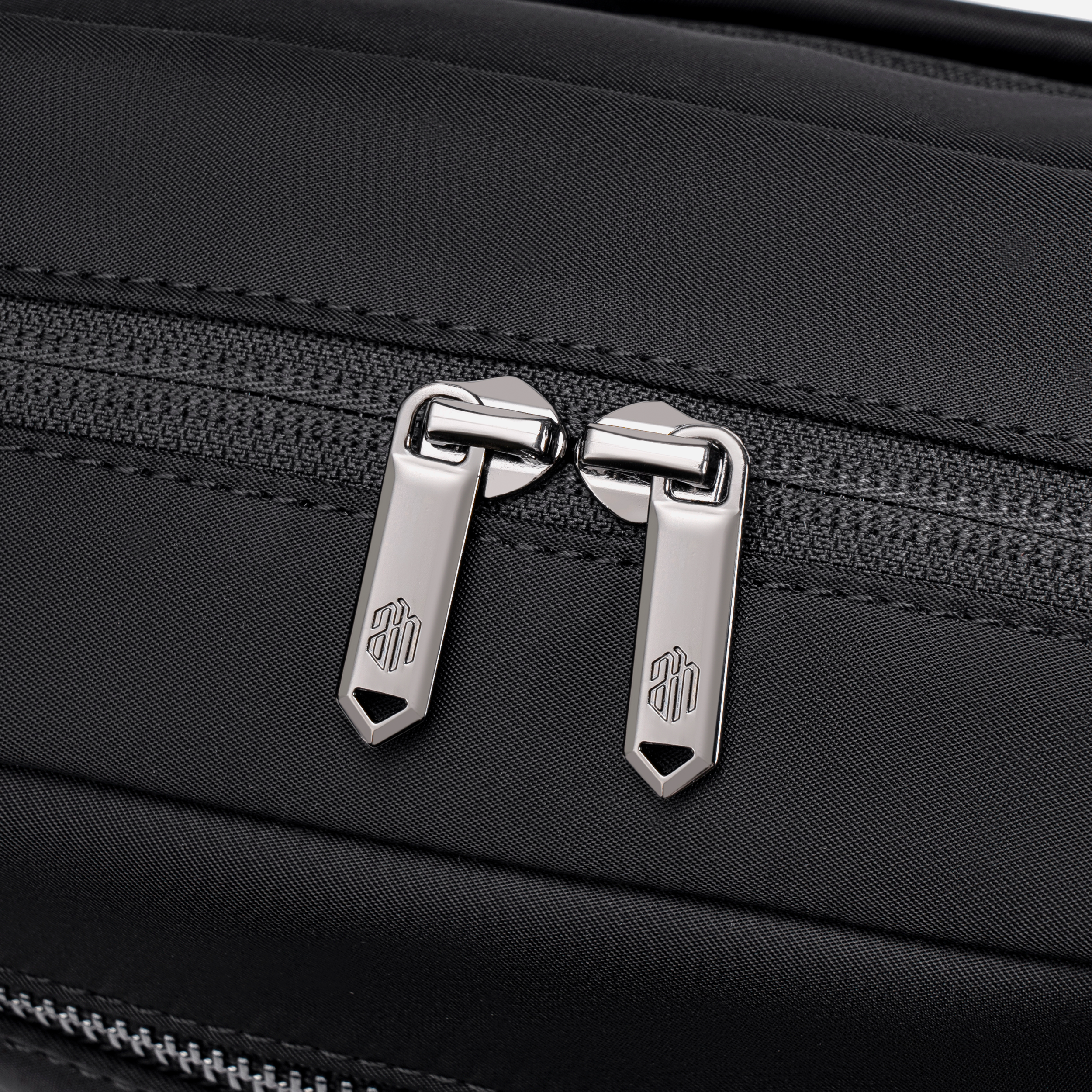 KB00831 Black arctichunter-eg