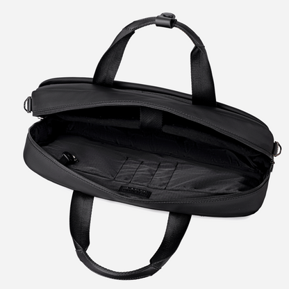 GWB00888 Black arctichunter-eg