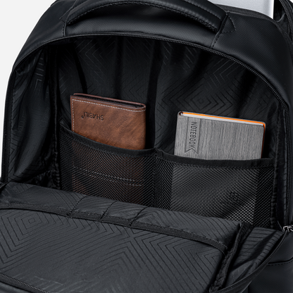 GB00731 Black Golden Wolf