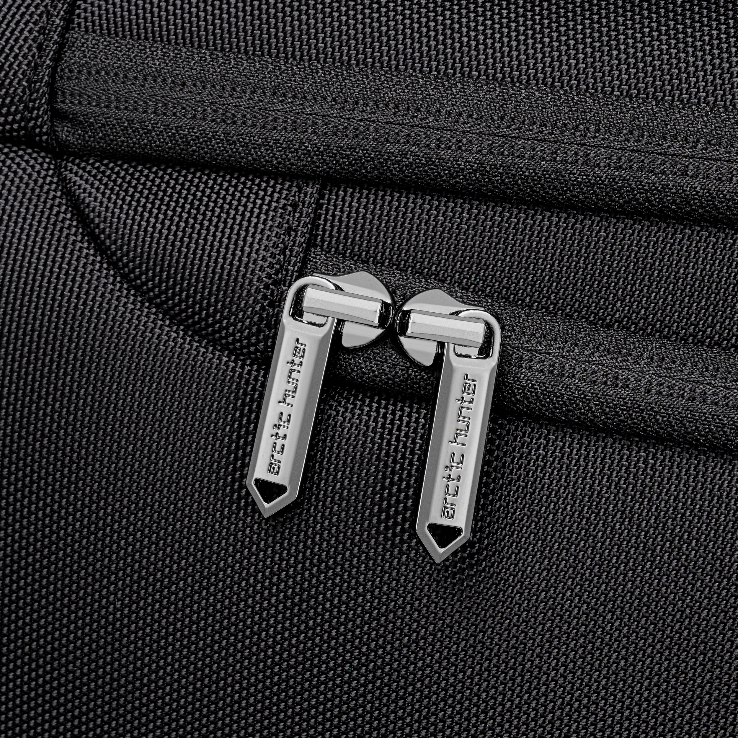 LGX004 Black 28 Liters