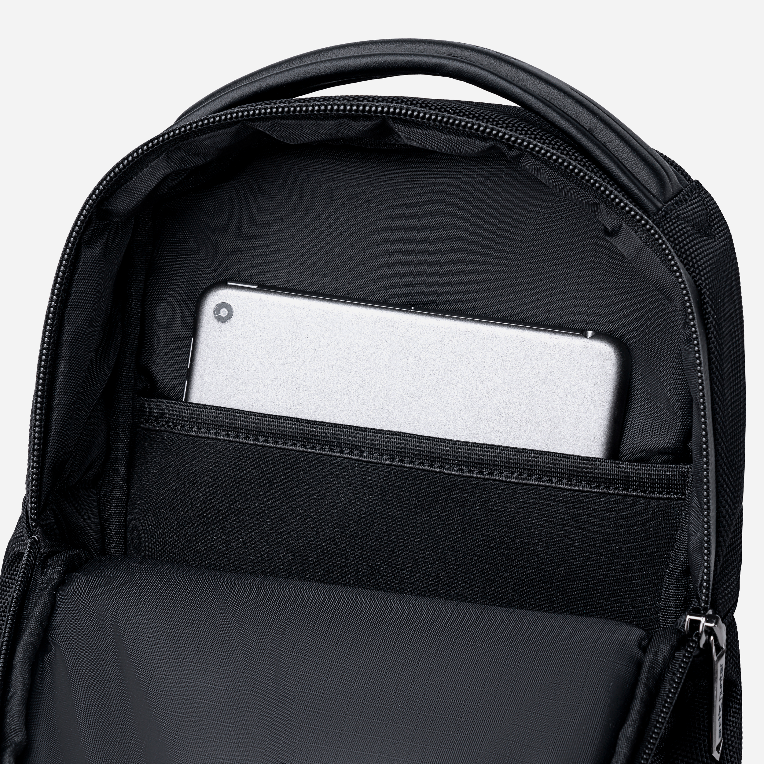 XB00678 Black Arctic Hunter