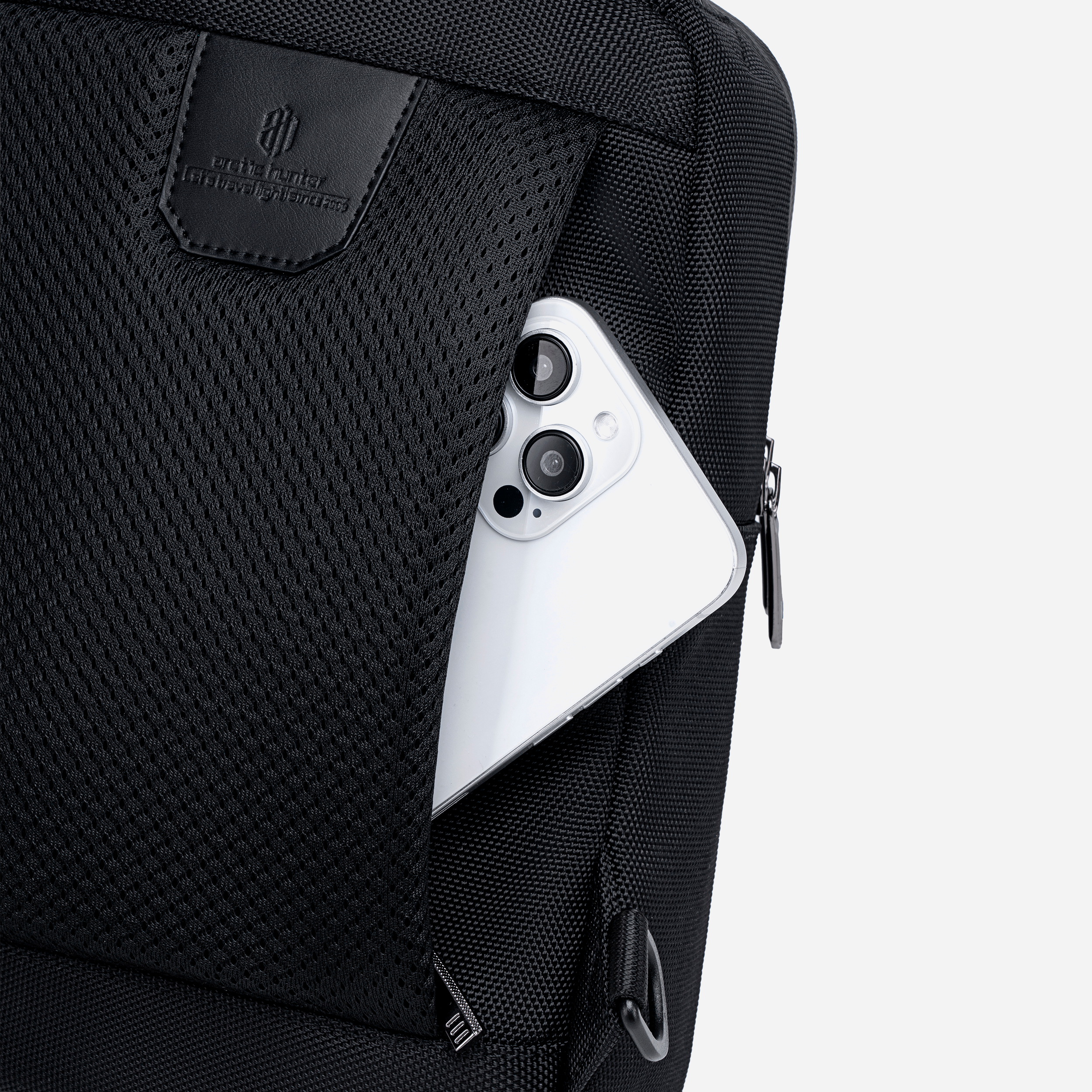 XB00678 Black Arctic Hunter