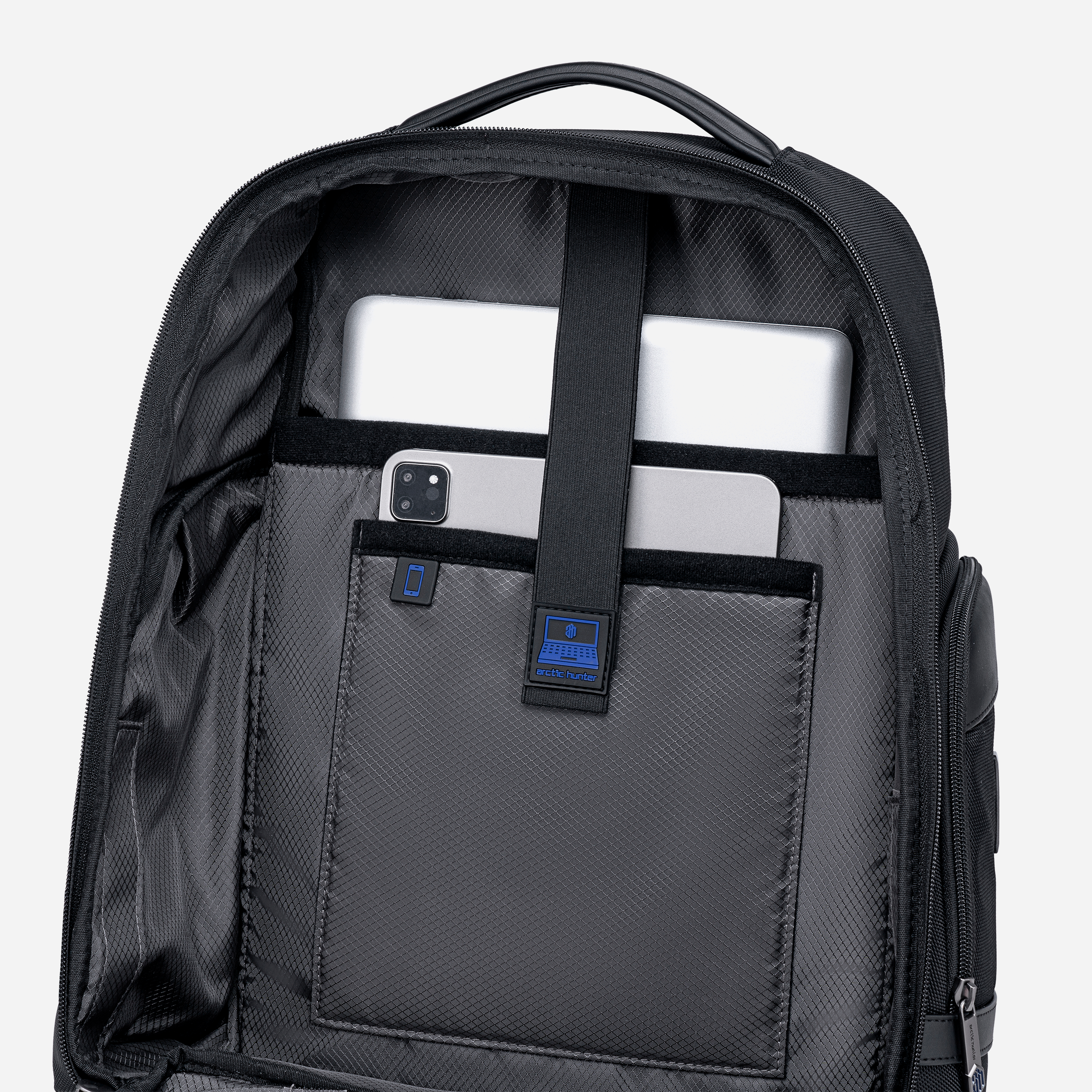 B00682 Blue arctichunter-eg