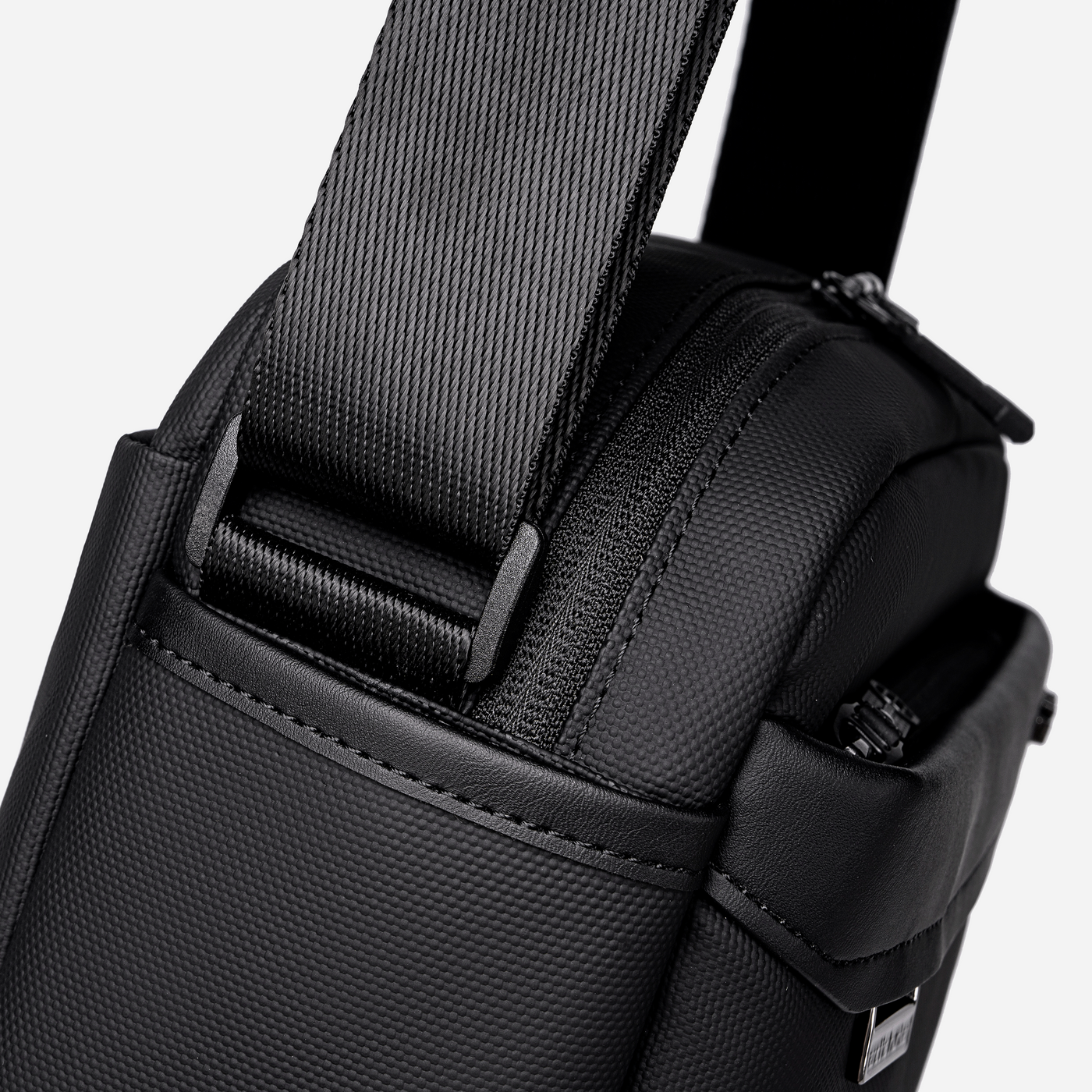 KB00944 Black Arctic Hunter