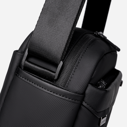 KB00944 Black Arctic Hunter