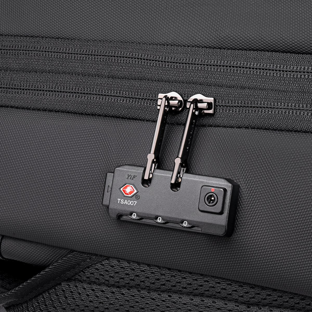 LG00860 Black arctichunter-eg