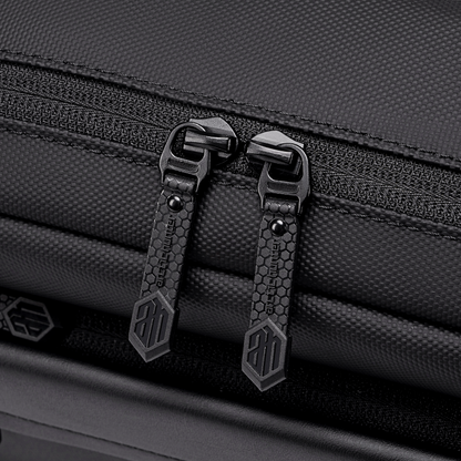 KB00944 Black Arctic Hunter