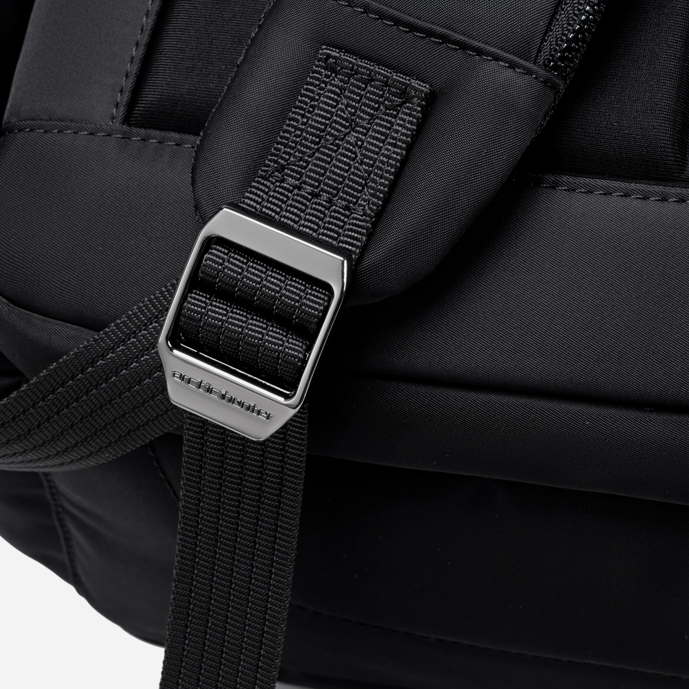 B00810 Black arctichunter-eg