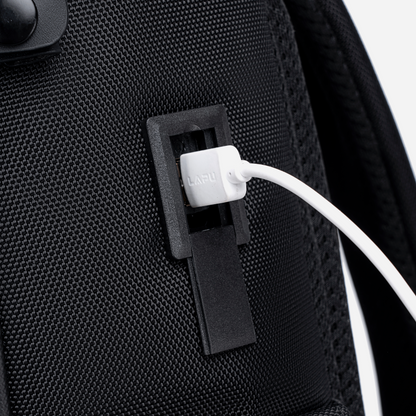 B00675 Black Arctic Hunter