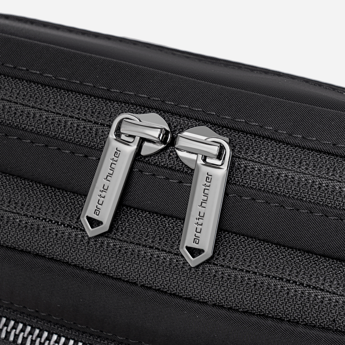XB00826 Black arctichunter-eg