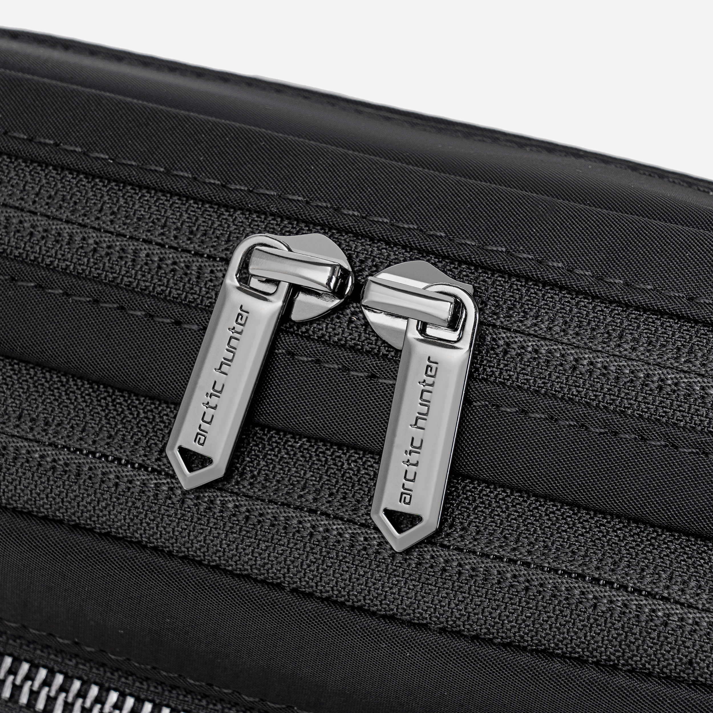 XB00826 Black arctichunter-eg