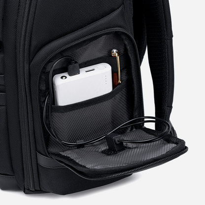 B00682 Blue arctichunter-eg