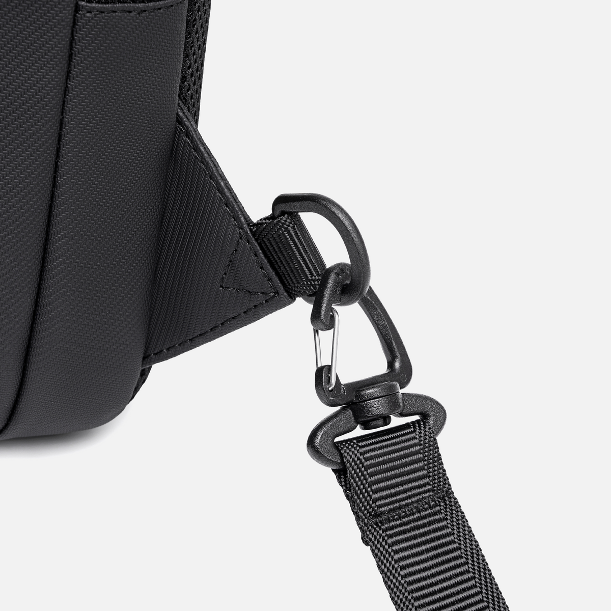 GXB01047 Black