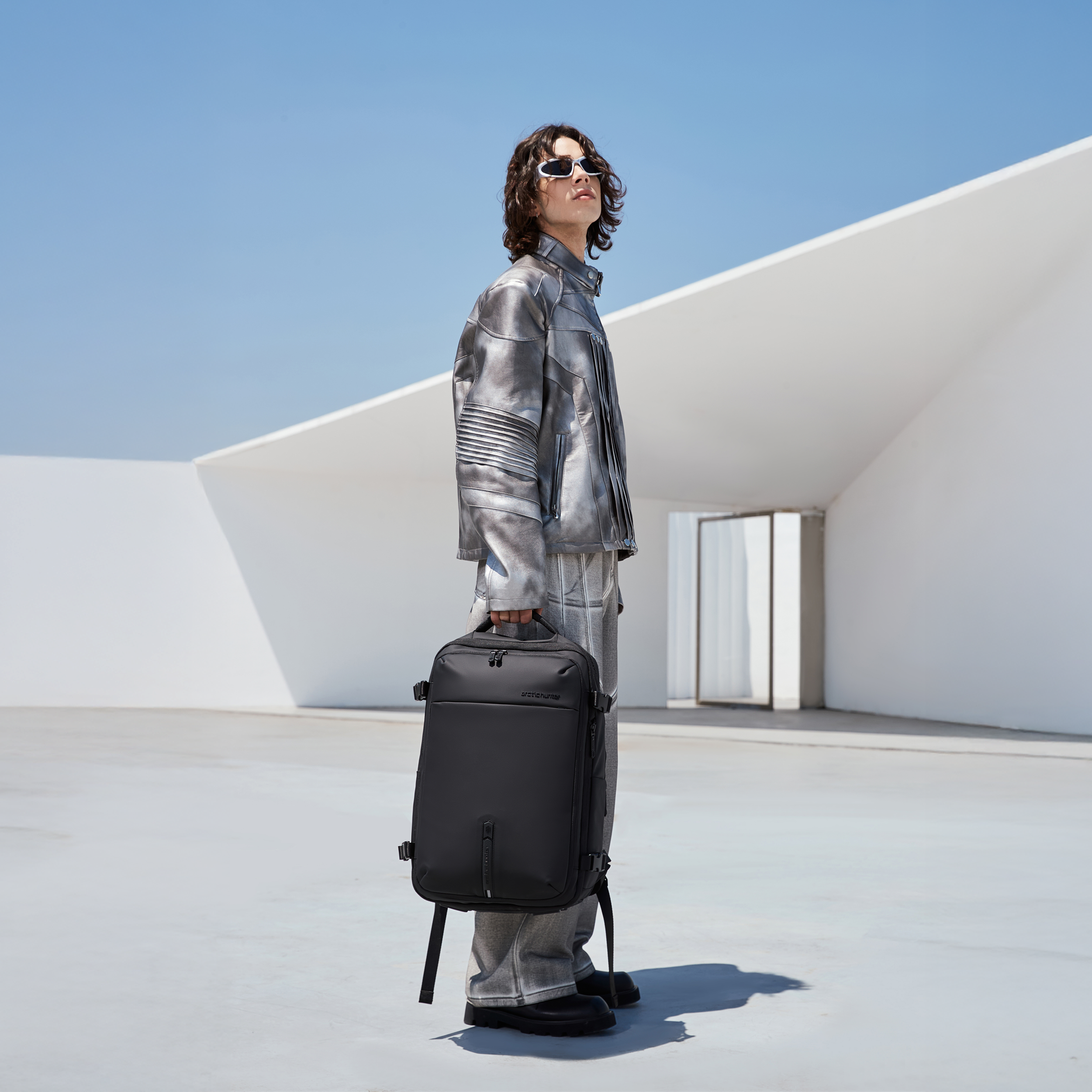 LG00866 Black arctichunter-eg