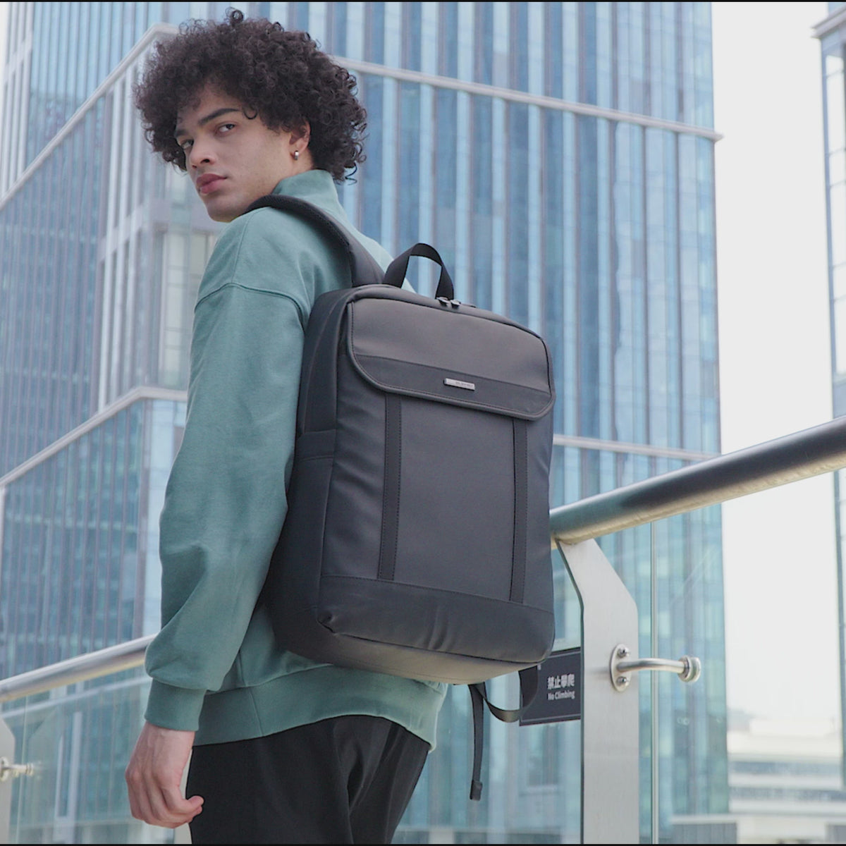 GB00729 Black Laptop Backpack — 15.6 inches product video 7
